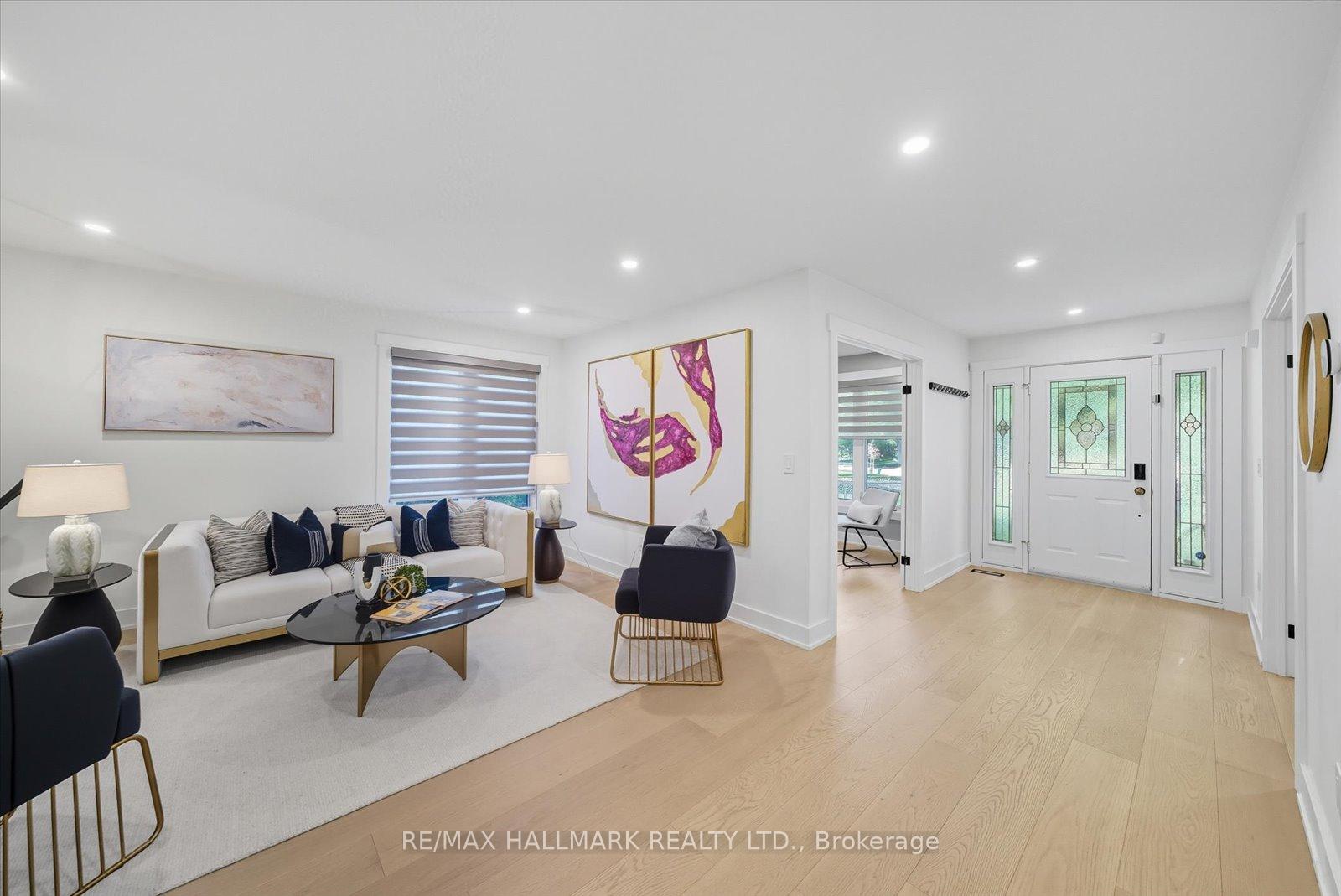 Photo 2 of 11 Avondale Crescent, Markham, Markham Village — HOMEH