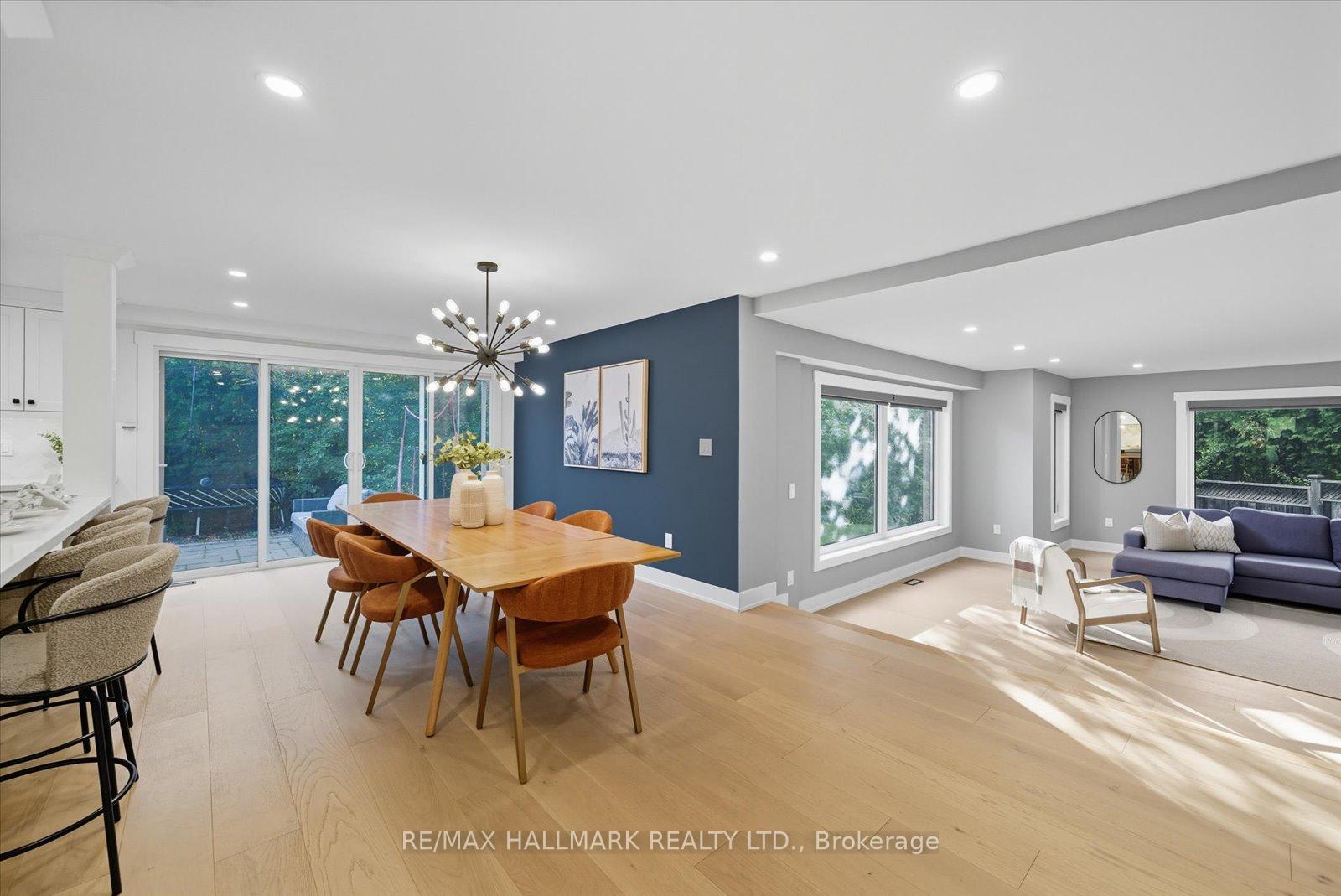 Photo 12 of 11 Avondale Crescent, Markham, Markham Village — HOMEH