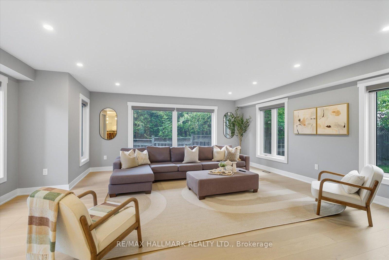 Photo 13 of 11 Avondale Crescent, Markham, Markham Village — HOMEH