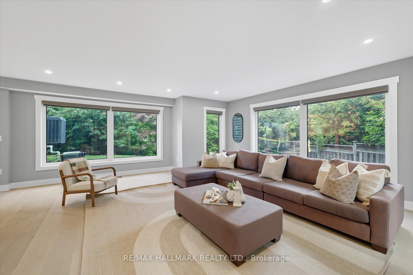 Photo 15 of 11 Avondale Crescent, Markham, Markham Village — HOMEH
