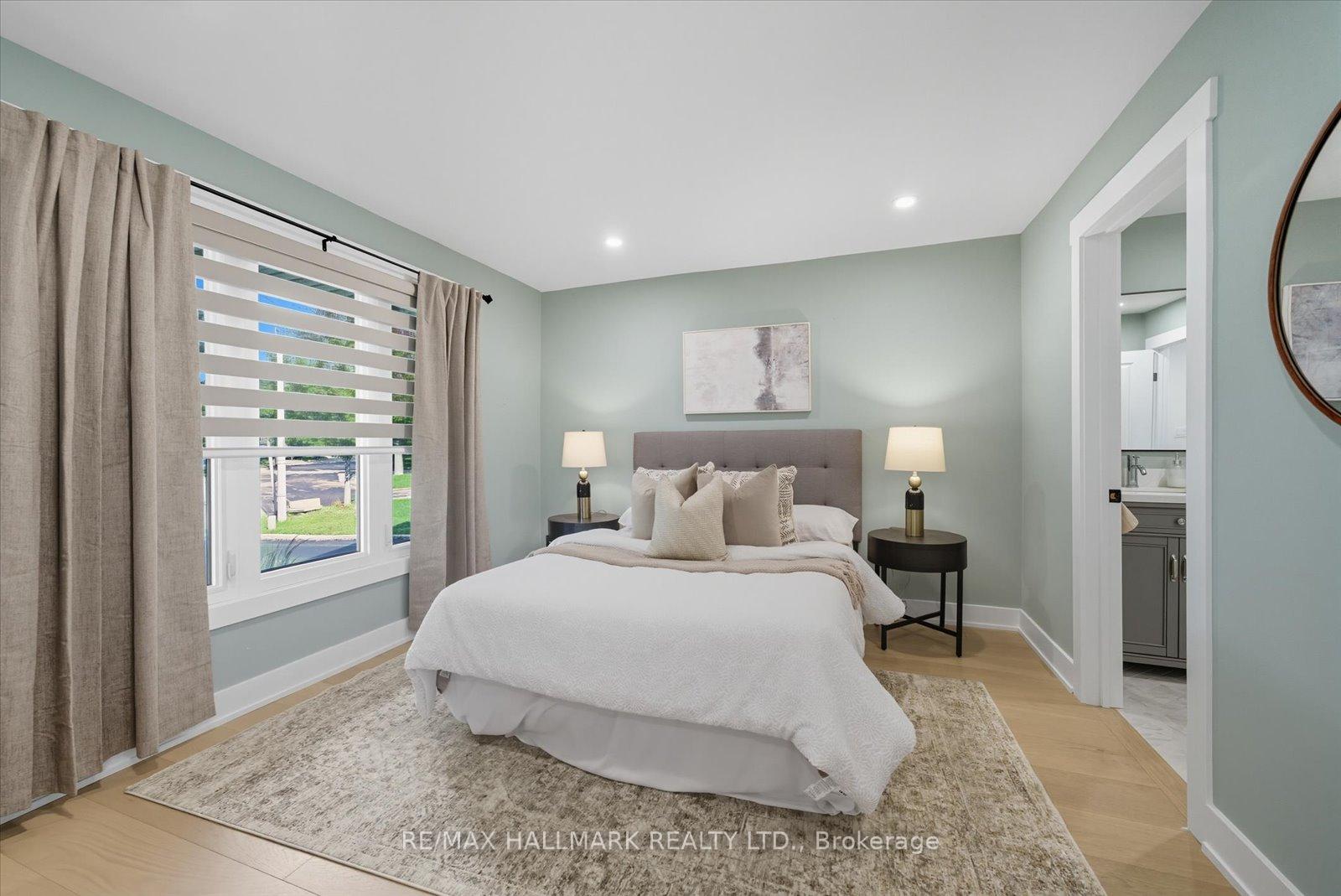 Photo 18 of 11 Avondale Crescent, Markham, Markham Village — HOMEH
