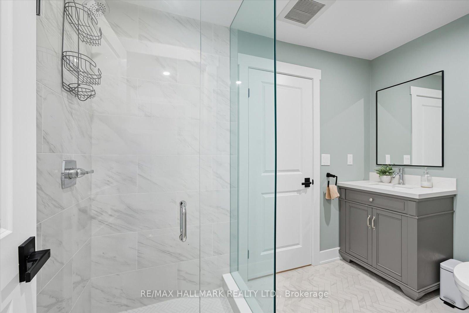 Photo 21 of 11 Avondale Crescent, Markham, Markham Village — HOMEH