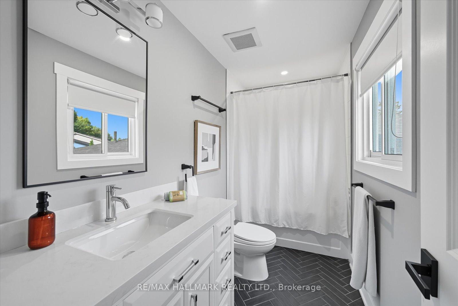 Photo 25 of 11 Avondale Crescent, Markham, Markham Village — HOMEH