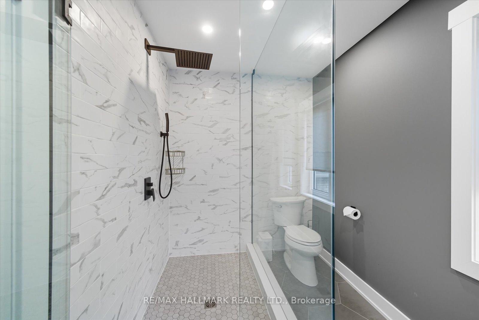 Photo 32 of 11 Avondale Crescent, Markham, Markham Village — HOMEH