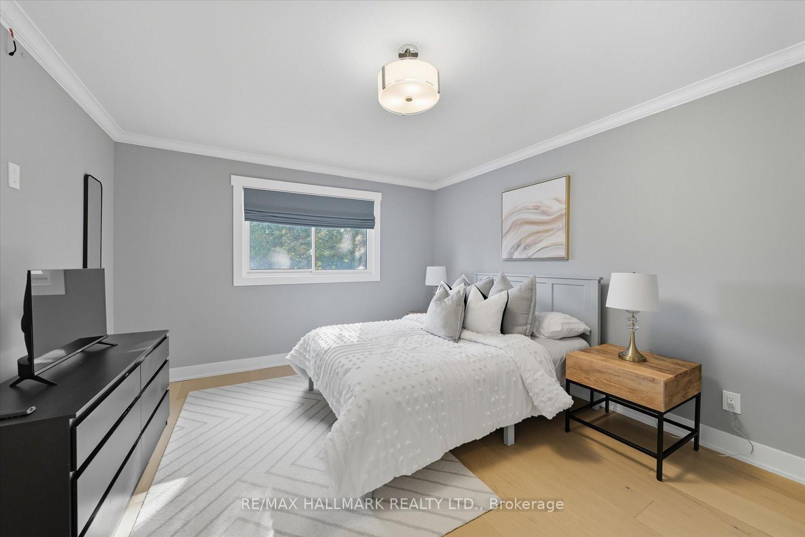 Photo 33 of 11 Avondale Crescent, Markham, Markham Village — HOMEH