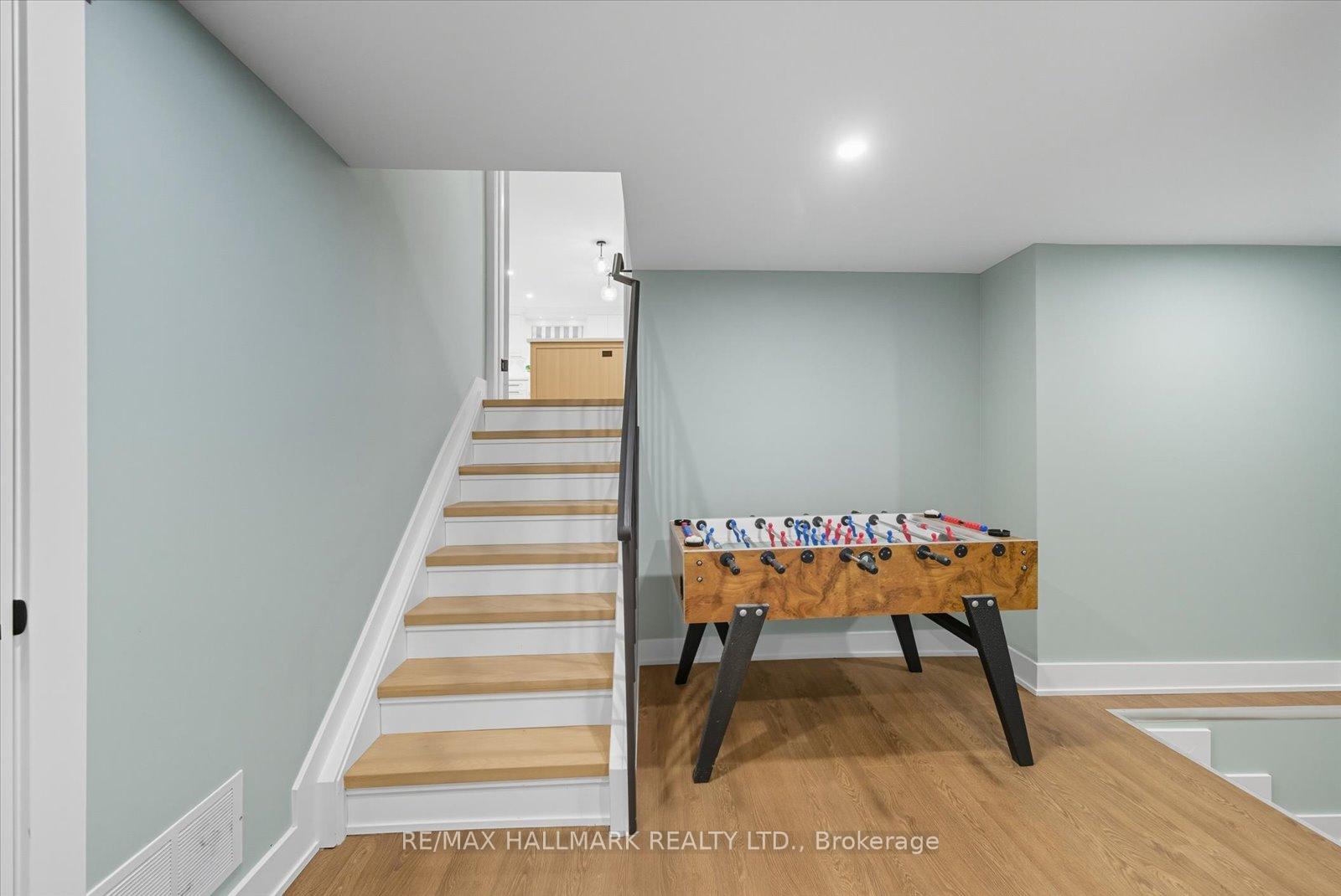 Photo 37 of 11 Avondale Crescent, Markham, Markham Village — HOMEH
