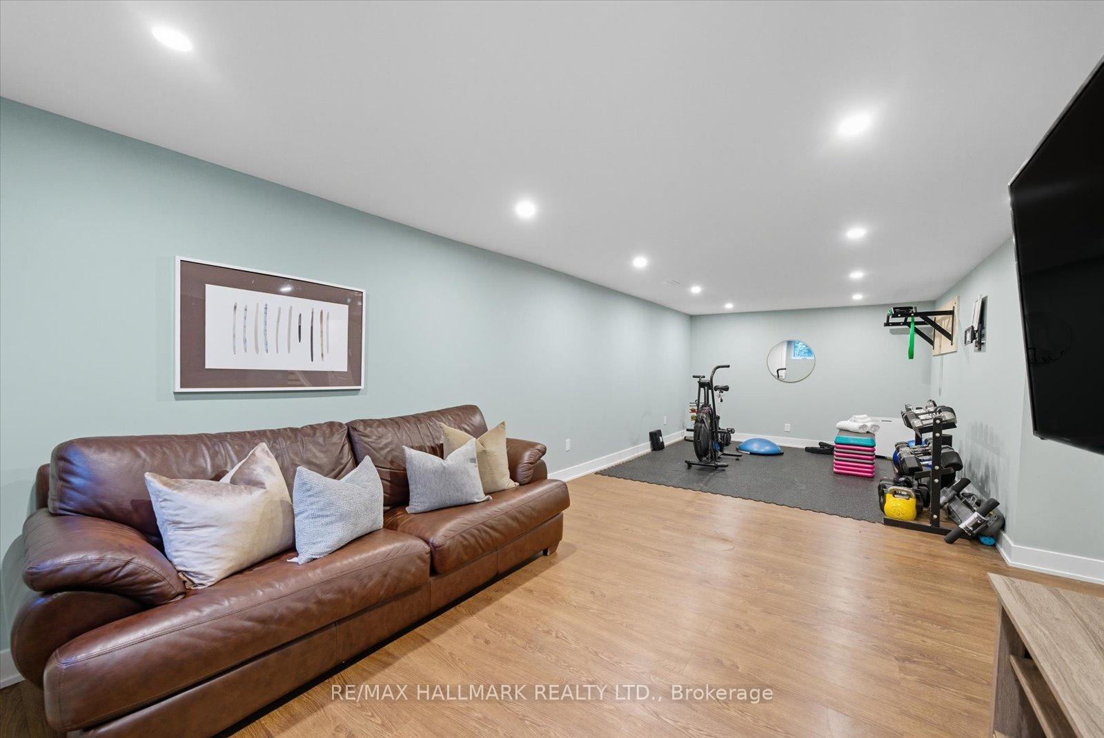 Photo 39 of 11 Avondale Crescent, Markham, Markham Village — HOMEH