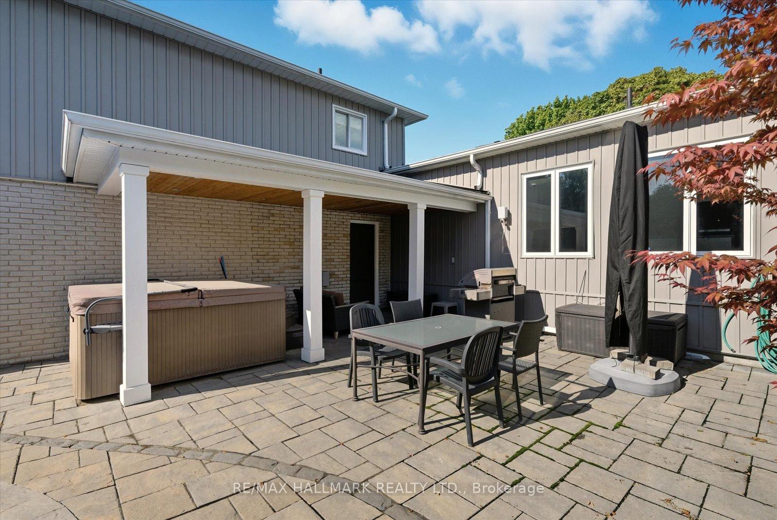 Photo 43 of 11 Avondale Crescent, Markham, Markham Village — HOMEH