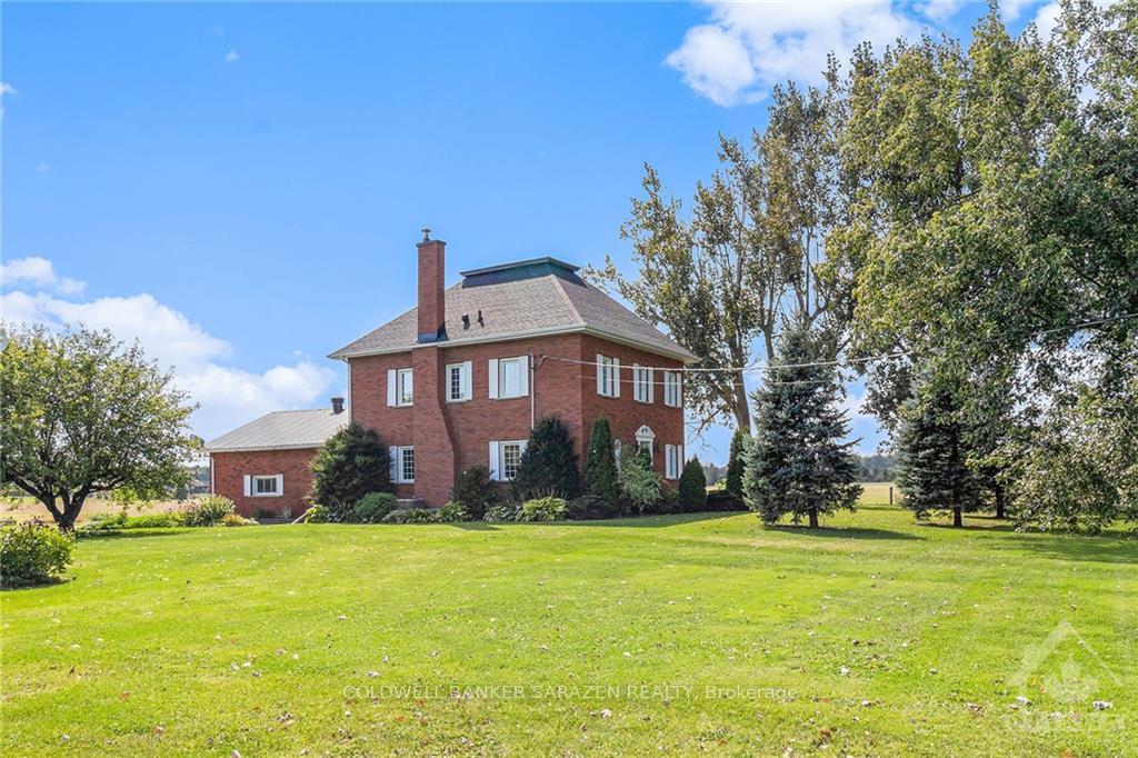 Photo 3 of 2203 Russett Drive, McNab/Braeside, Mcnab/Braeside Twps — HOMEH