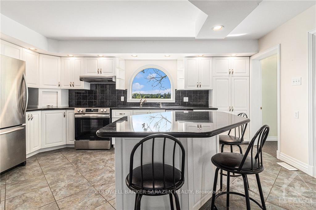 Photo 6 of 2203 Russett Drive, McNab/Braeside, Mcnab/Braeside Twps — HOMEH