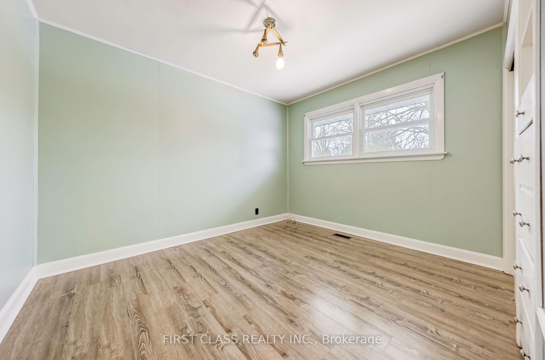 Photo 18 of 179 Martin Street, King, King City — HOMEH