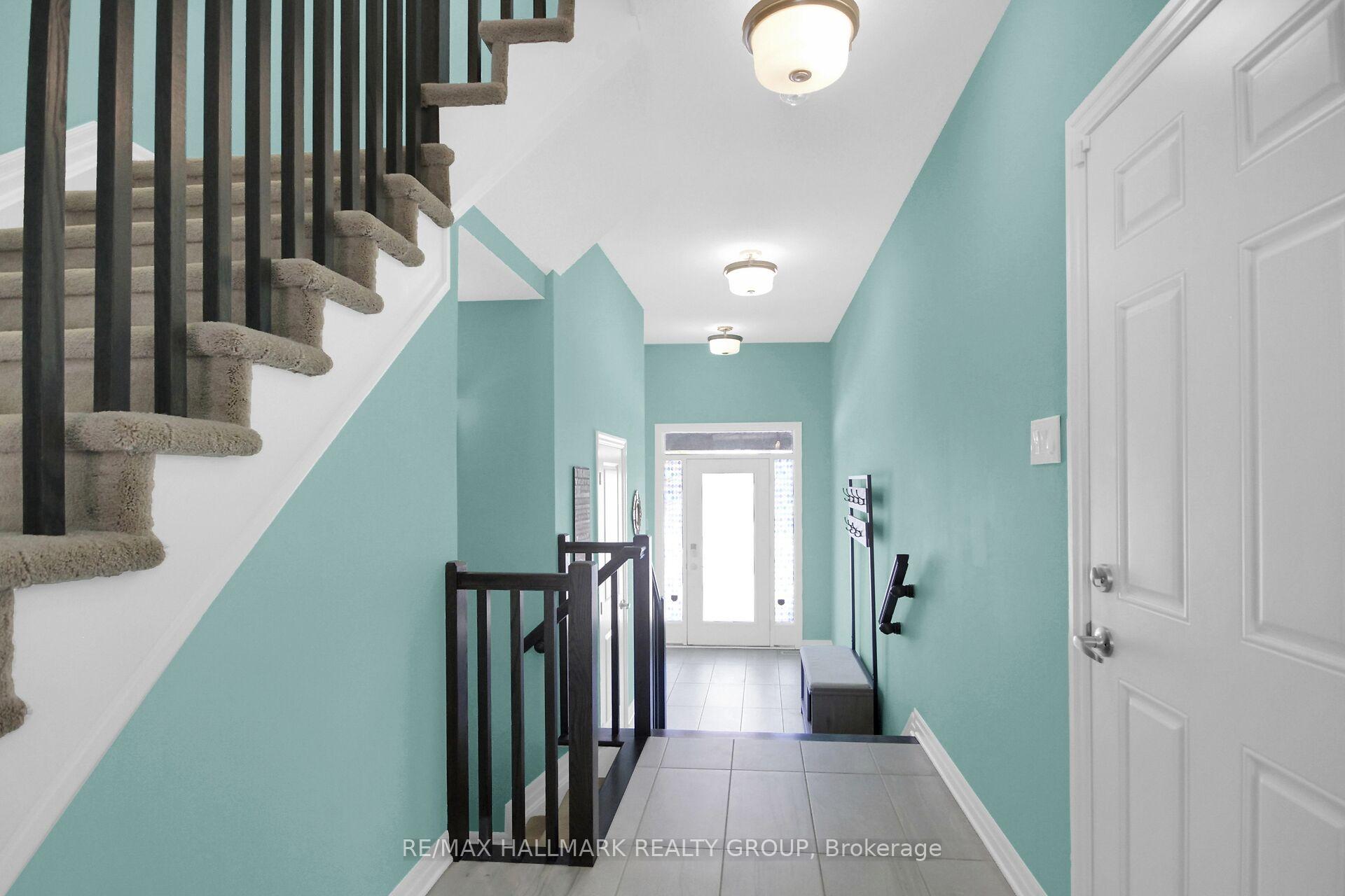 Photo 3 of 117 Overberg Way, Ottawa, Kanata - Emerald Meadows/Trailwest — HOMEH