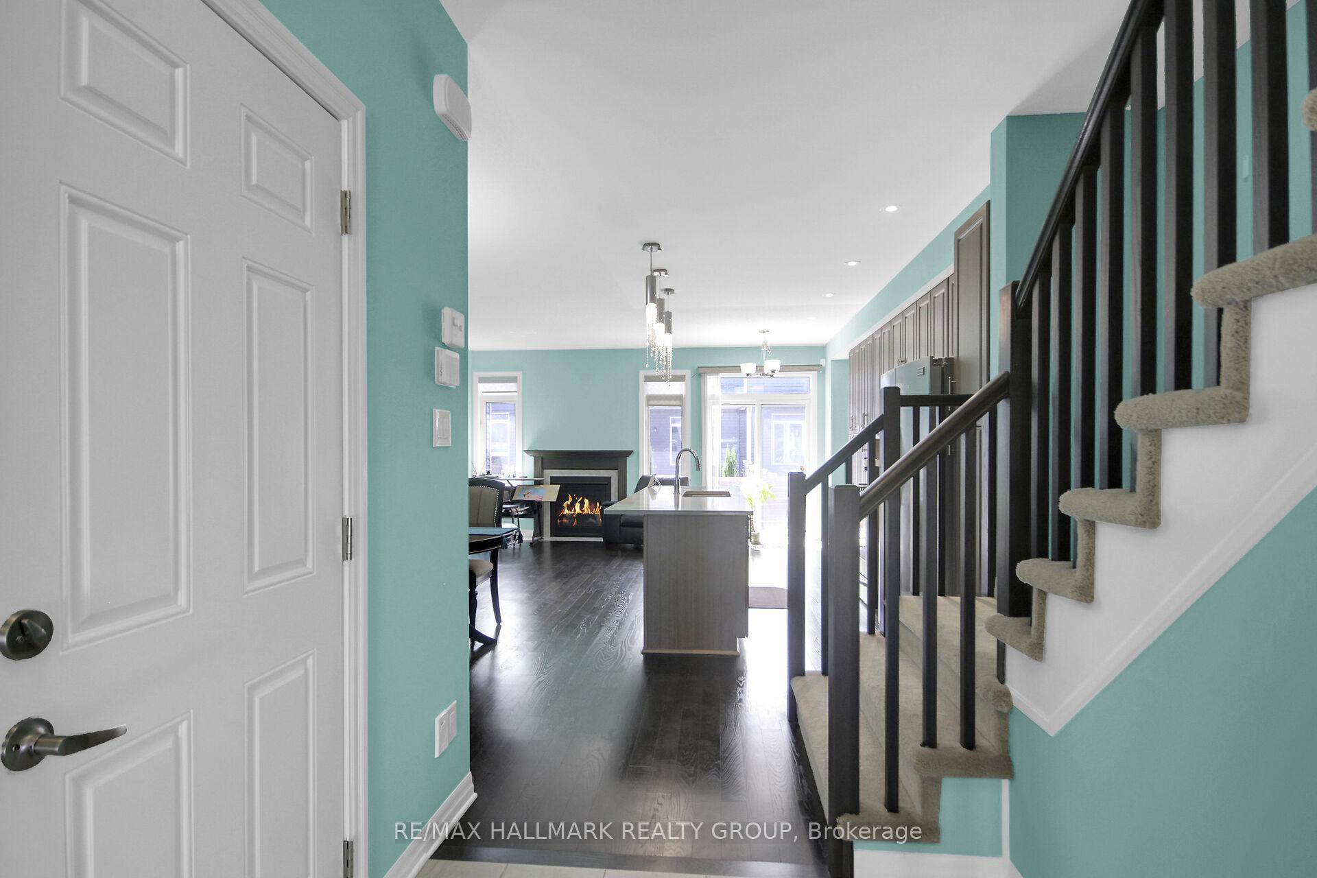 Photo 6 of 117 Overberg Way, Ottawa, Kanata - Emerald Meadows/Trailwest — HOMEH