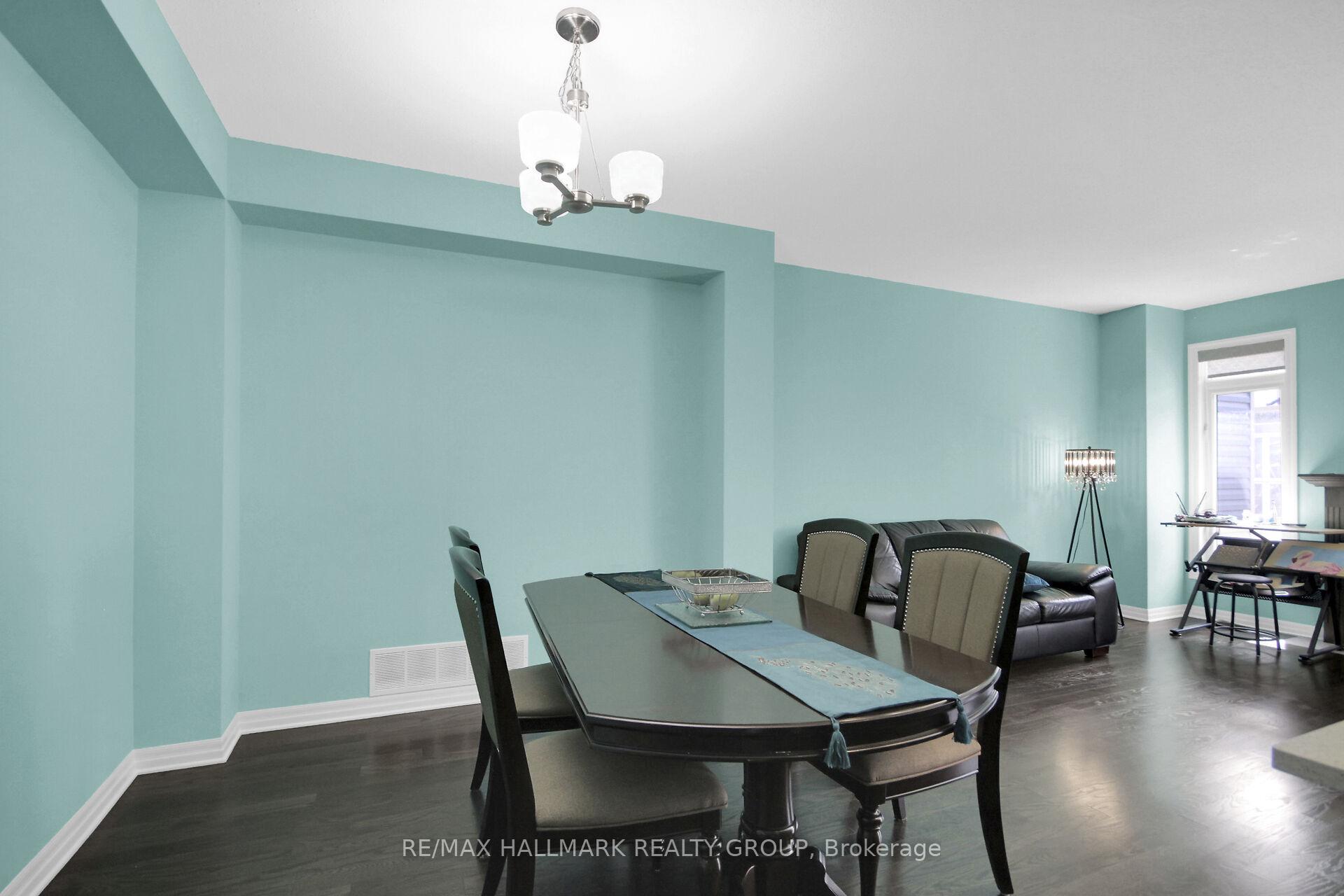 Photo 14 of 117 Overberg Way, Ottawa, Kanata - Emerald Meadows/Trailwest — HOMEH