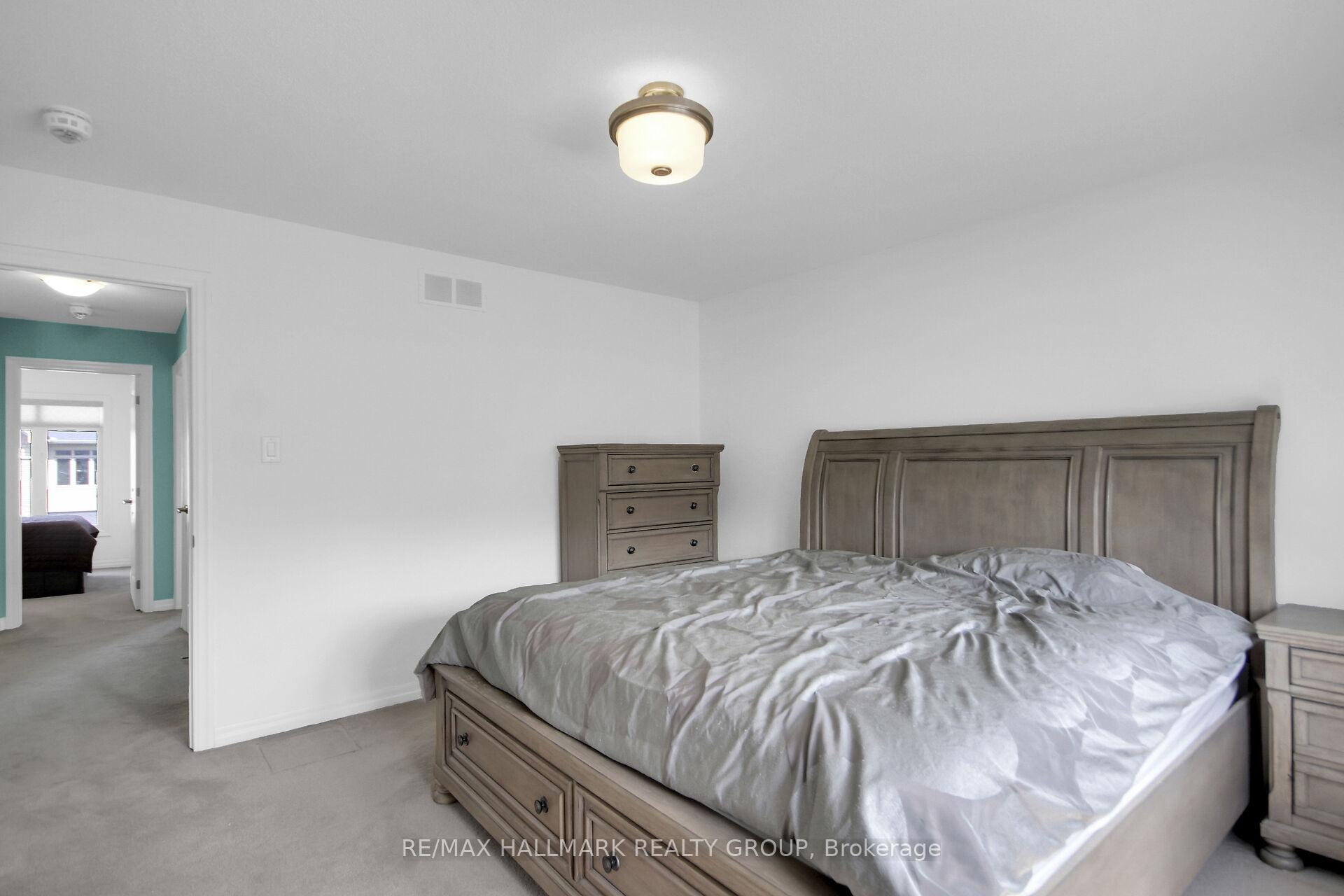 Photo 27 of 117 Overberg Way, Ottawa, Kanata - Emerald Meadows/Trailwest — HOMEH