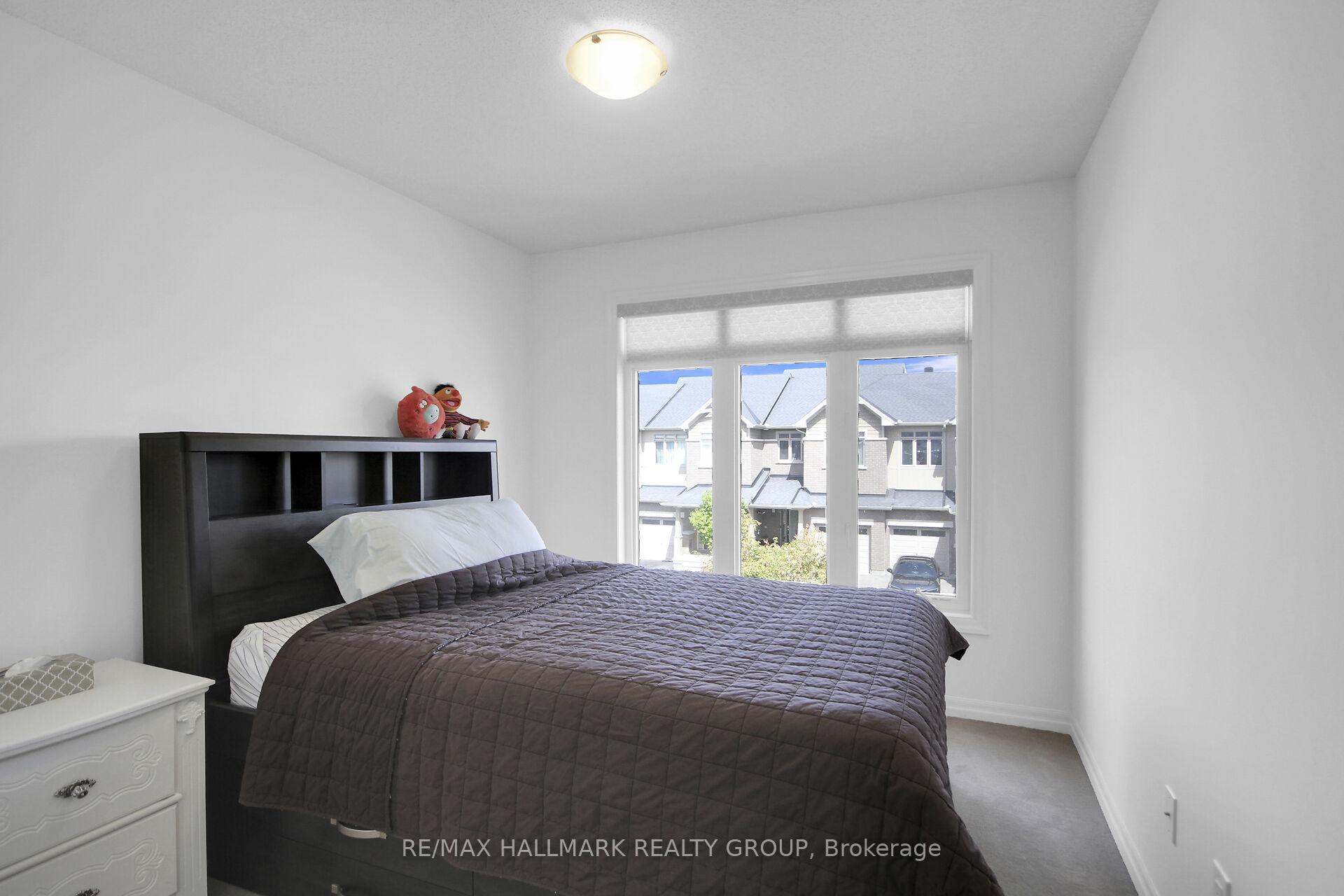 Photo 35 of 117 Overberg Way, Ottawa, Kanata - Emerald Meadows/Trailwest — HOMEH