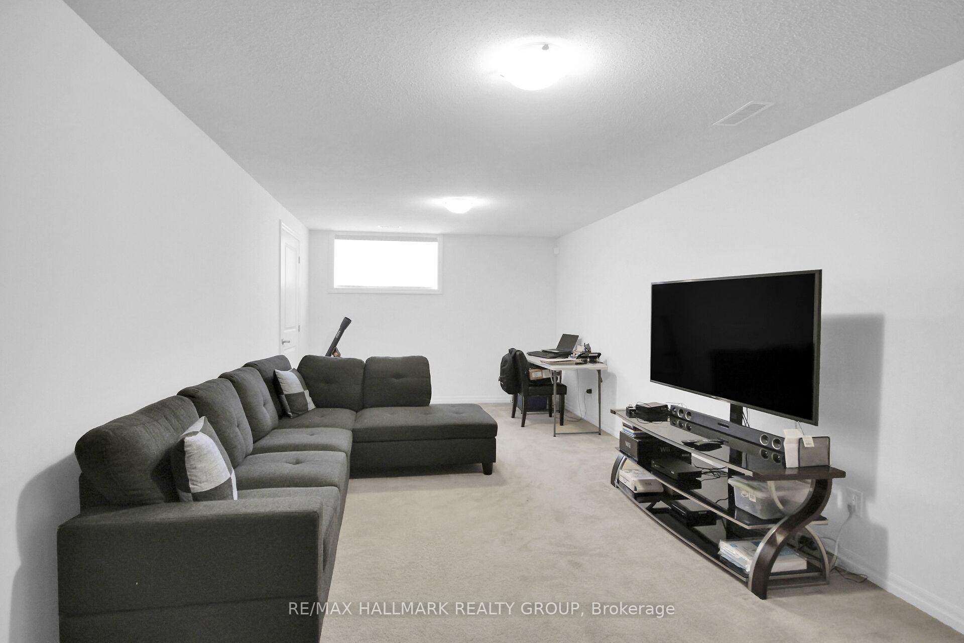 Photo 38 of 117 Overberg Way, Ottawa, Kanata - Emerald Meadows/Trailwest — HOMEH