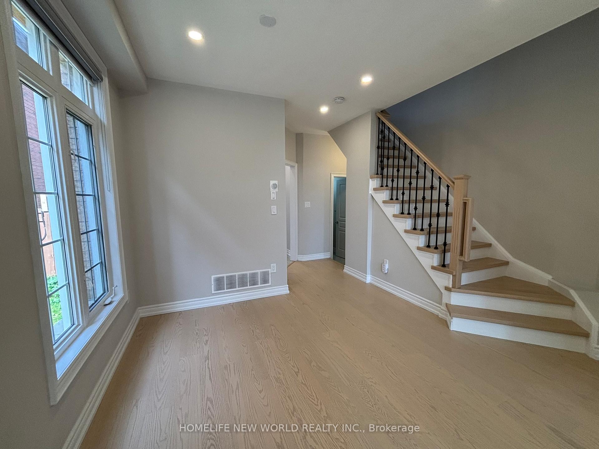 Photo 4 of 2336 Bur Oak Avenue, Markham, Greensborough — HOMEH
