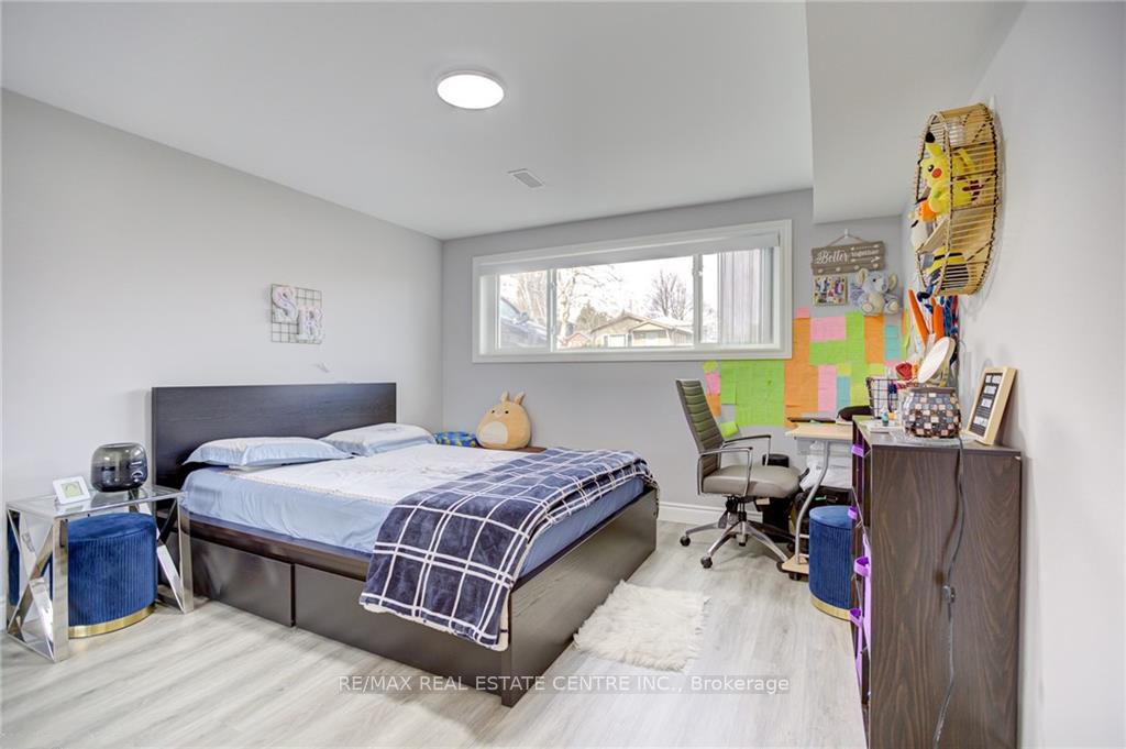 Photo 5 of Unit (Basement), 21 Sandsprings Crescent, Kitchener — HOMEH