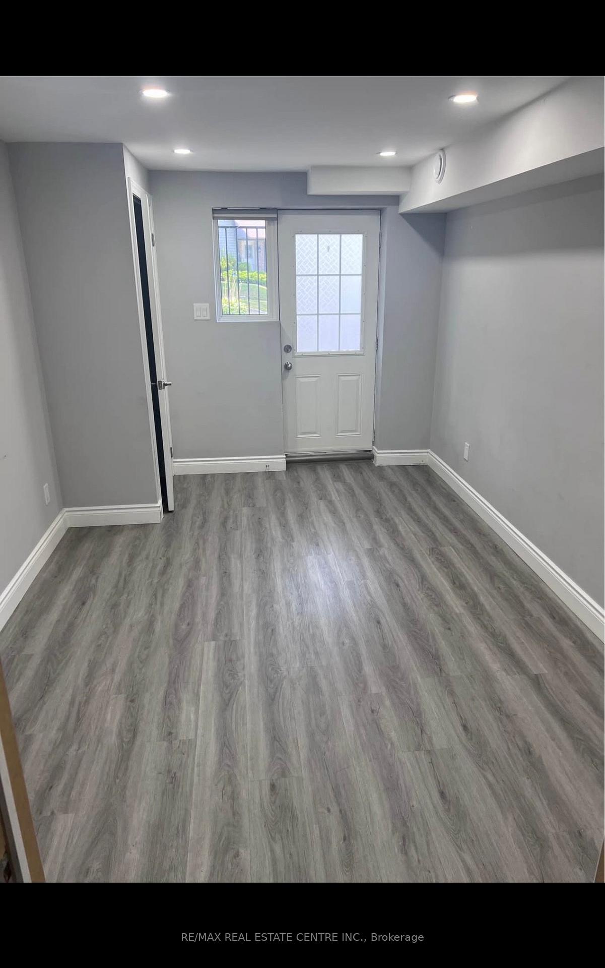 Photo 7 of Unit (Basement), 21 Sandsprings Crescent, Kitchener — HOMEH