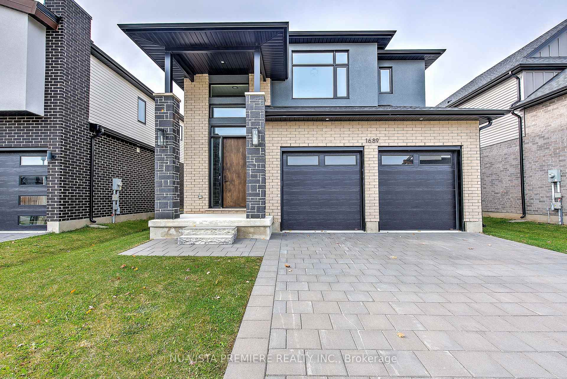 Front of 1689 Brayford Avenue
