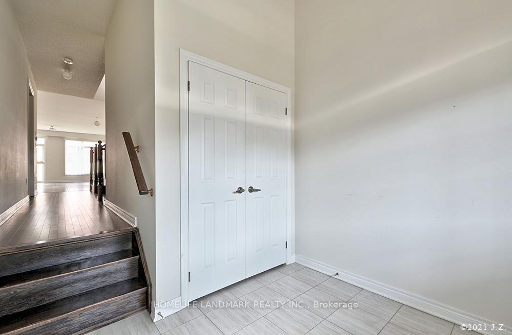 Photo 3 of 28 Titan Trail, Markham, Cedarwood — HOMEH