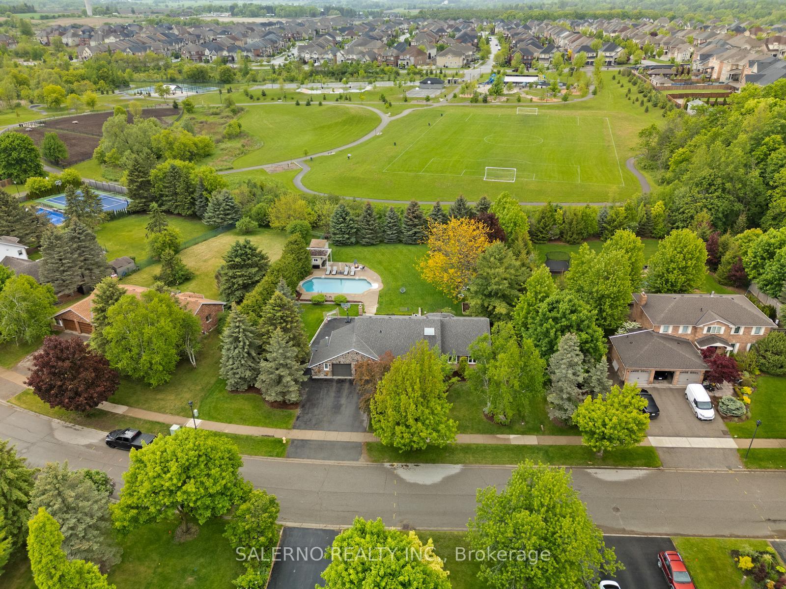 Photo 3 of 48 Goodfellow Crescent, King, Nobleton — HOMEH