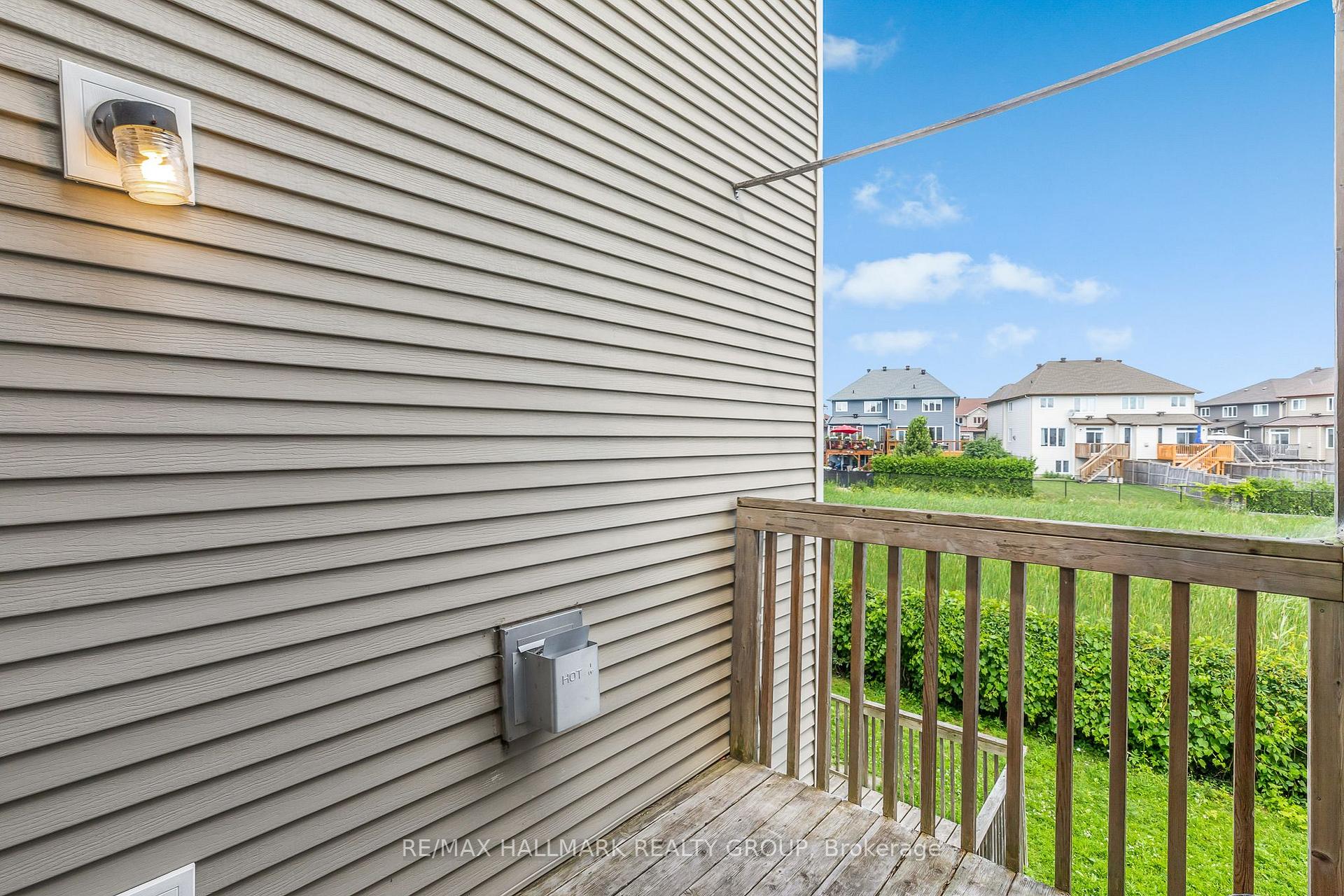 Photo 12 of 580 Pepperville Crescent, Ottawa, Kanata - Emerald Meadows/Trailwest — HOMEH