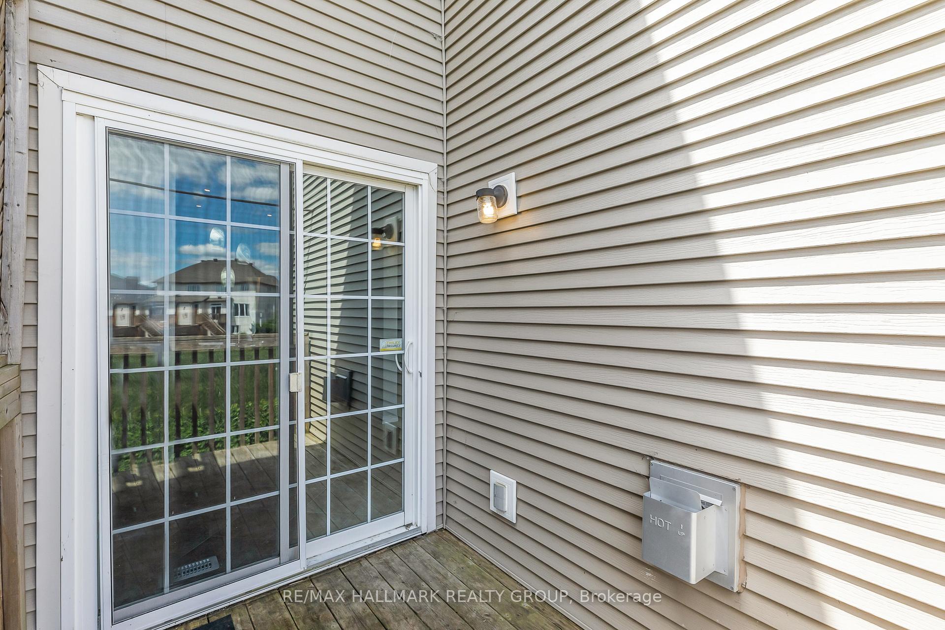 Photo 13 of 580 Pepperville Crescent, Ottawa, Kanata - Emerald Meadows/Trailwest — HOMEH