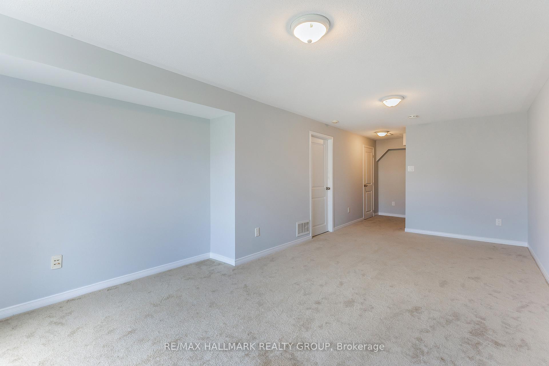 Photo 15 of 580 Pepperville Crescent, Ottawa, Kanata - Emerald Meadows/Trailwest — HOMEH
