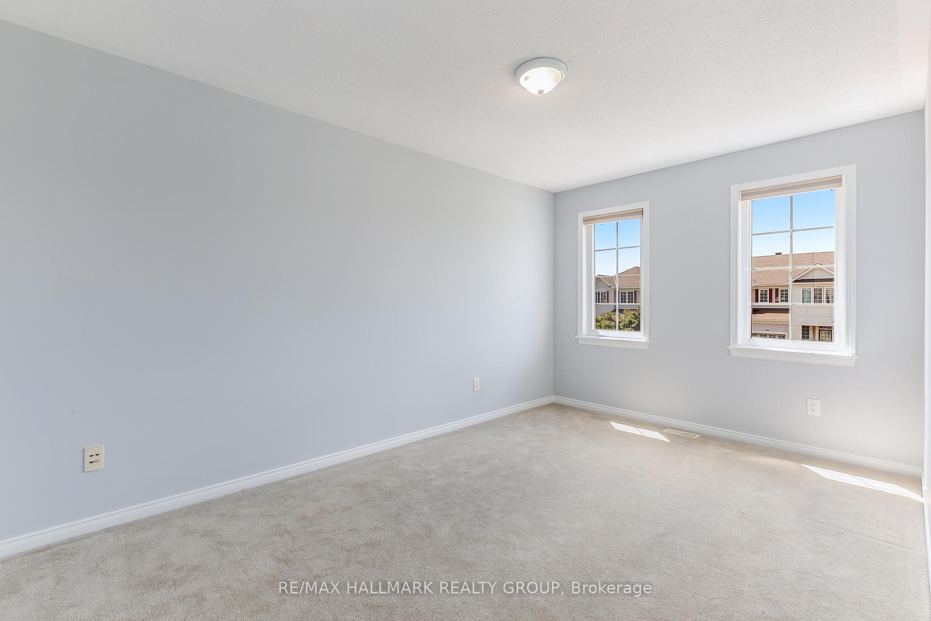 Photo 17 of 580 Pepperville Crescent, Ottawa, Kanata - Emerald Meadows/Trailwest — HOMEH