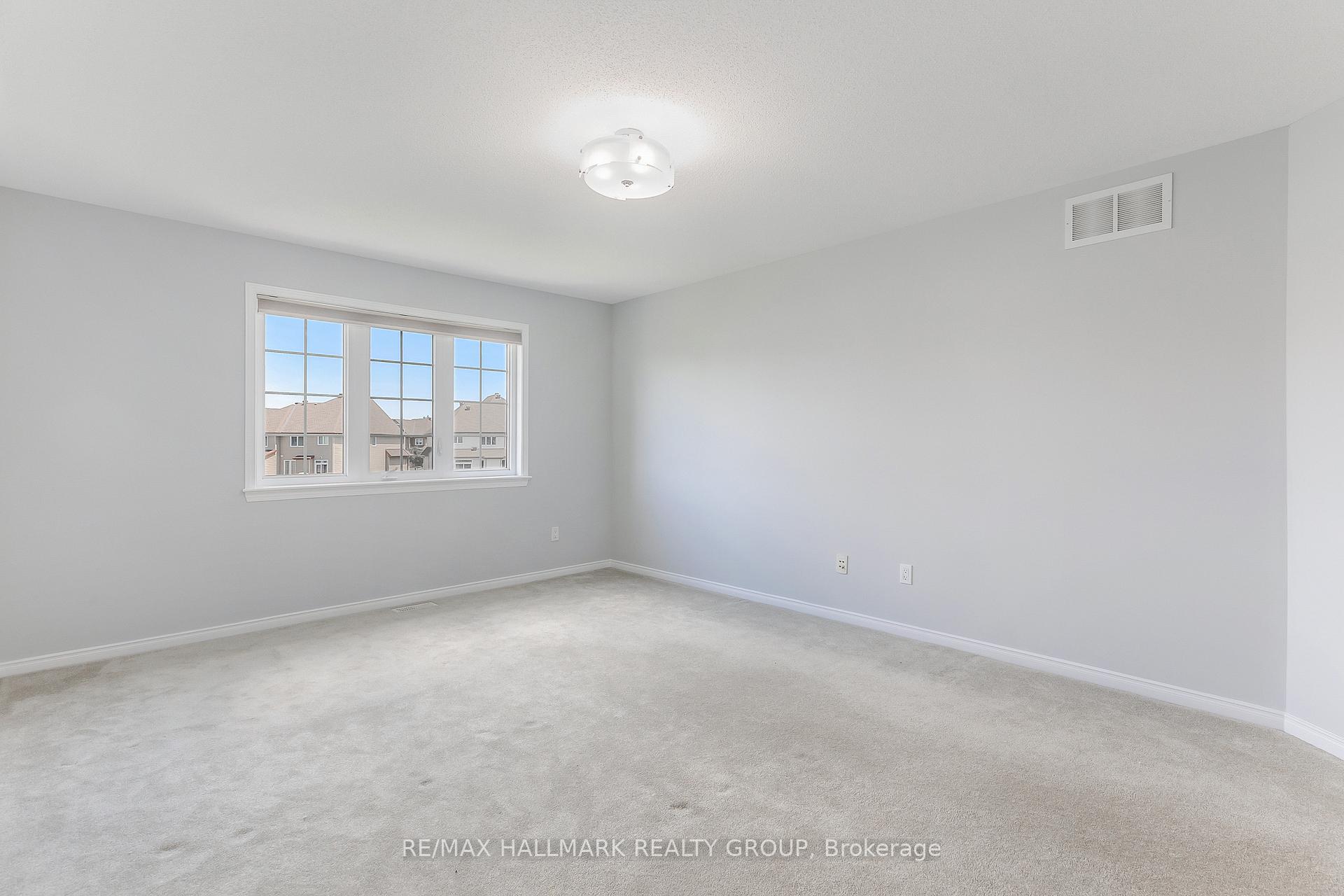 Photo 18 of 580 Pepperville Crescent, Ottawa, Kanata - Emerald Meadows/Trailwest — HOMEH