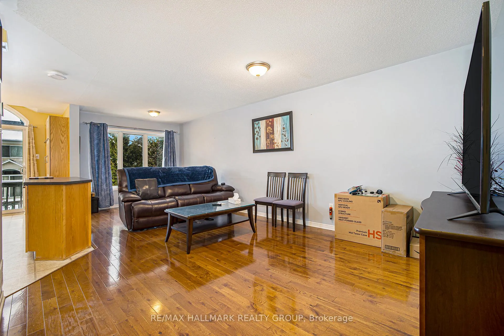 Photo 3 of 11 Scampton Drive, Ottawa, Kanata - Morgan's Grant/South March — HOMEH