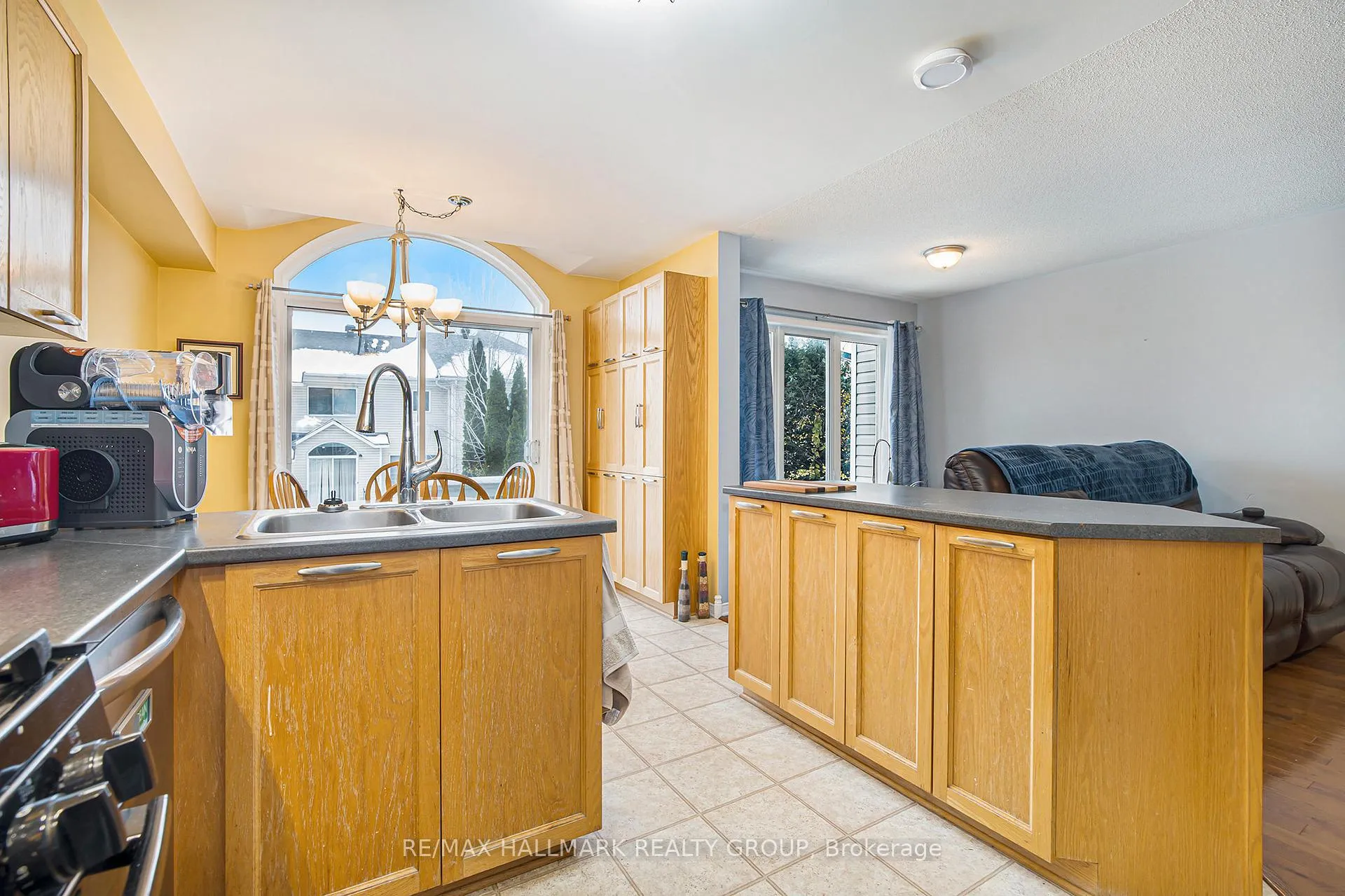 Photo 8 of 11 Scampton Drive, Ottawa, Kanata - Morgan's Grant/South March — HOMEH