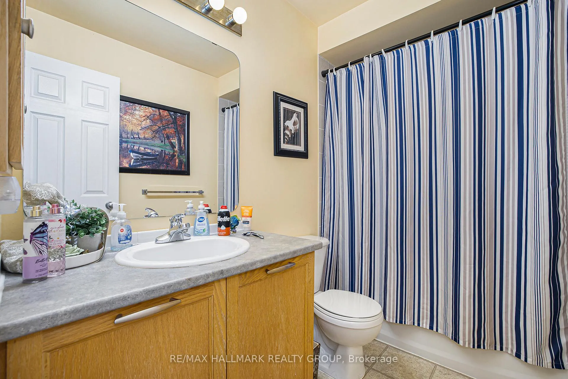 Photo 18 of 11 Scampton Drive, Ottawa, Kanata - Morgan's Grant/South March — HOMEH