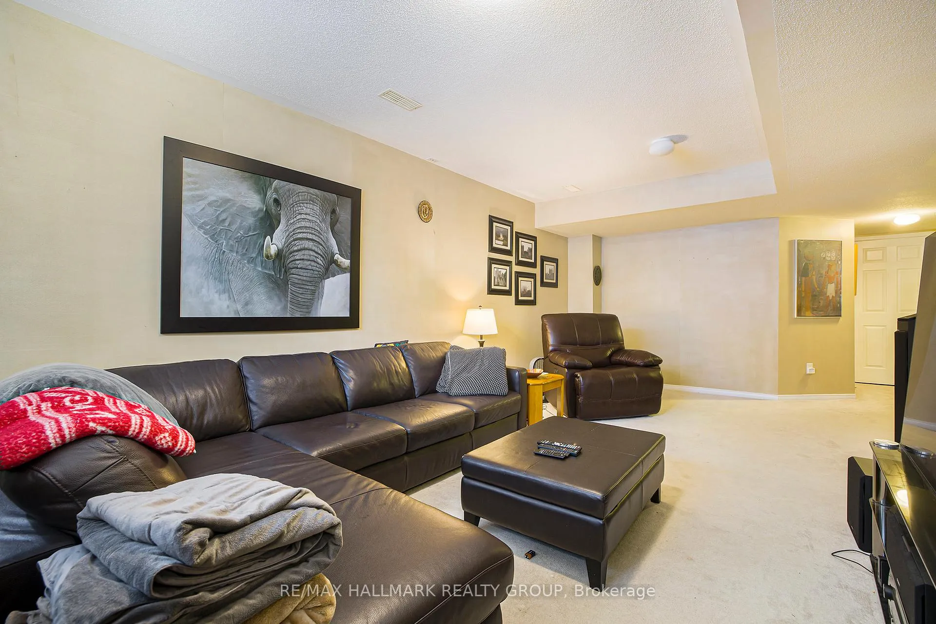 Photo 21 of 11 Scampton Drive, Ottawa, Kanata - Morgan's Grant/South March — HOMEH
