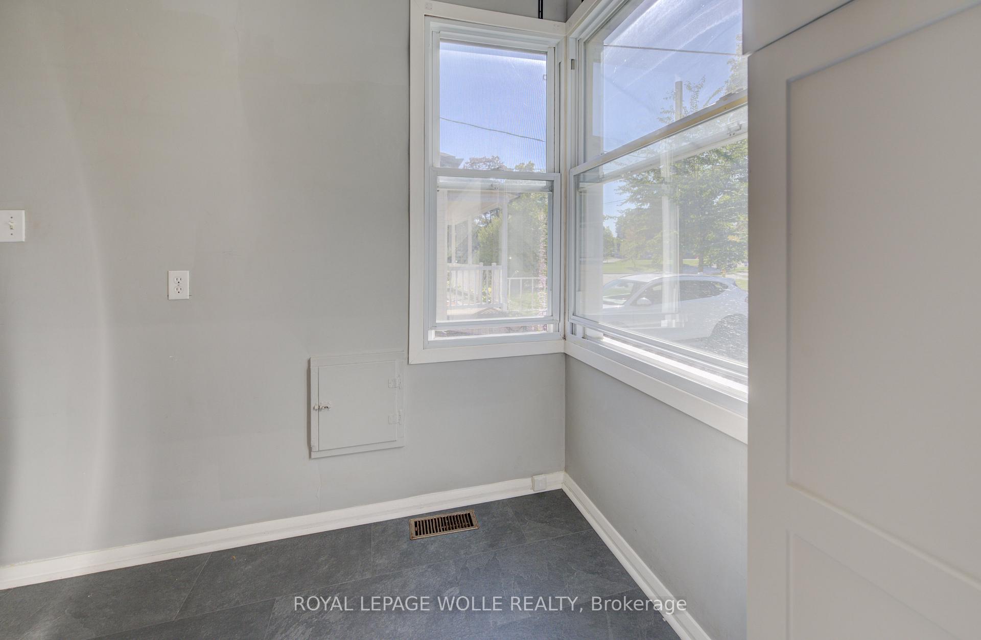 Photo 6 of 50 St Clair Avenue, Kitchener — HOMEH
