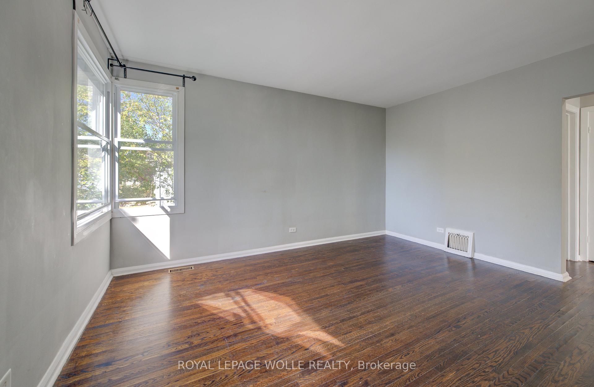 Photo 12 of 50 St Clair Avenue, Kitchener — HOMEH