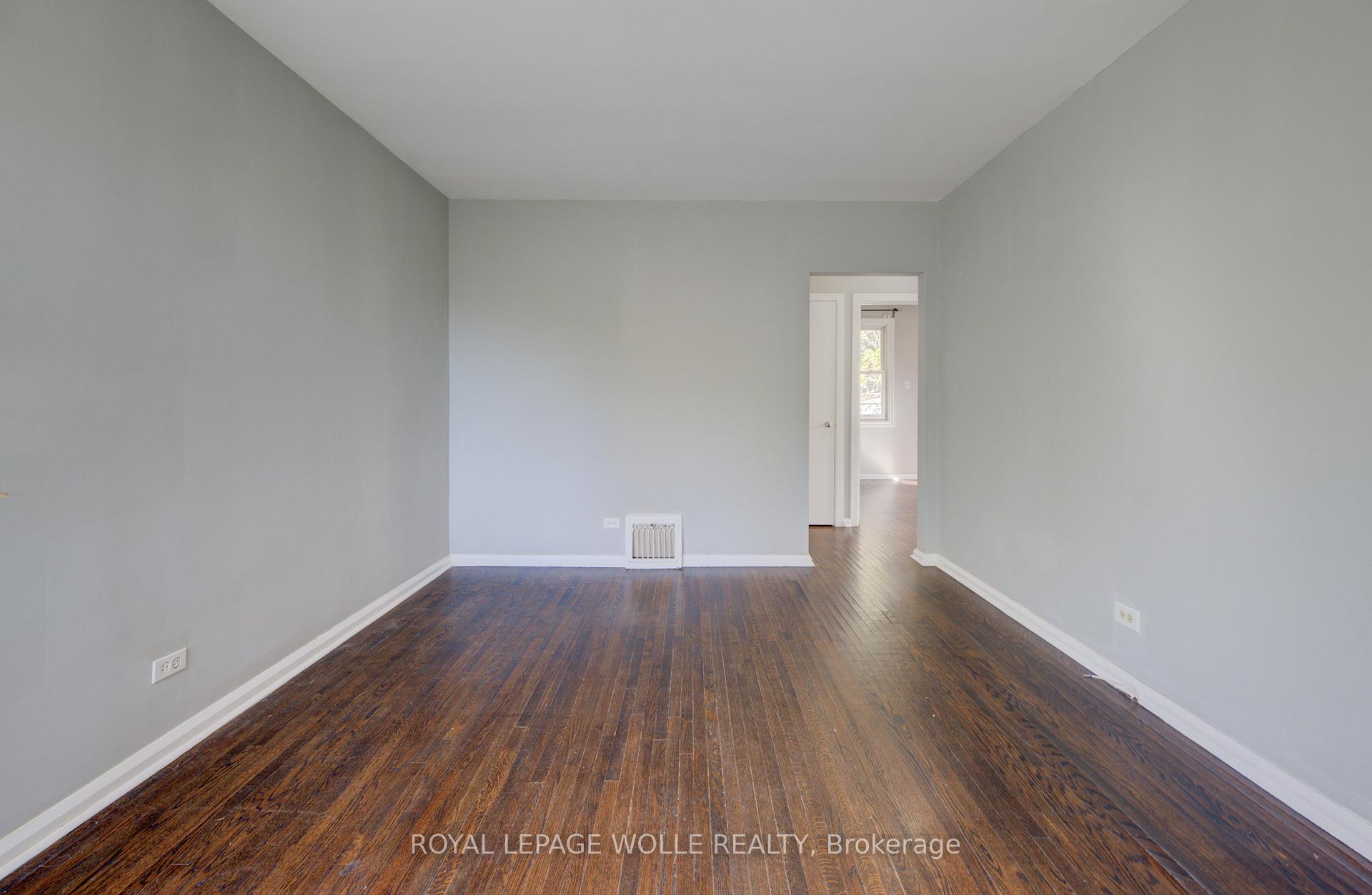 Photo 14 of 50 St Clair Avenue, Kitchener — HOMEH
