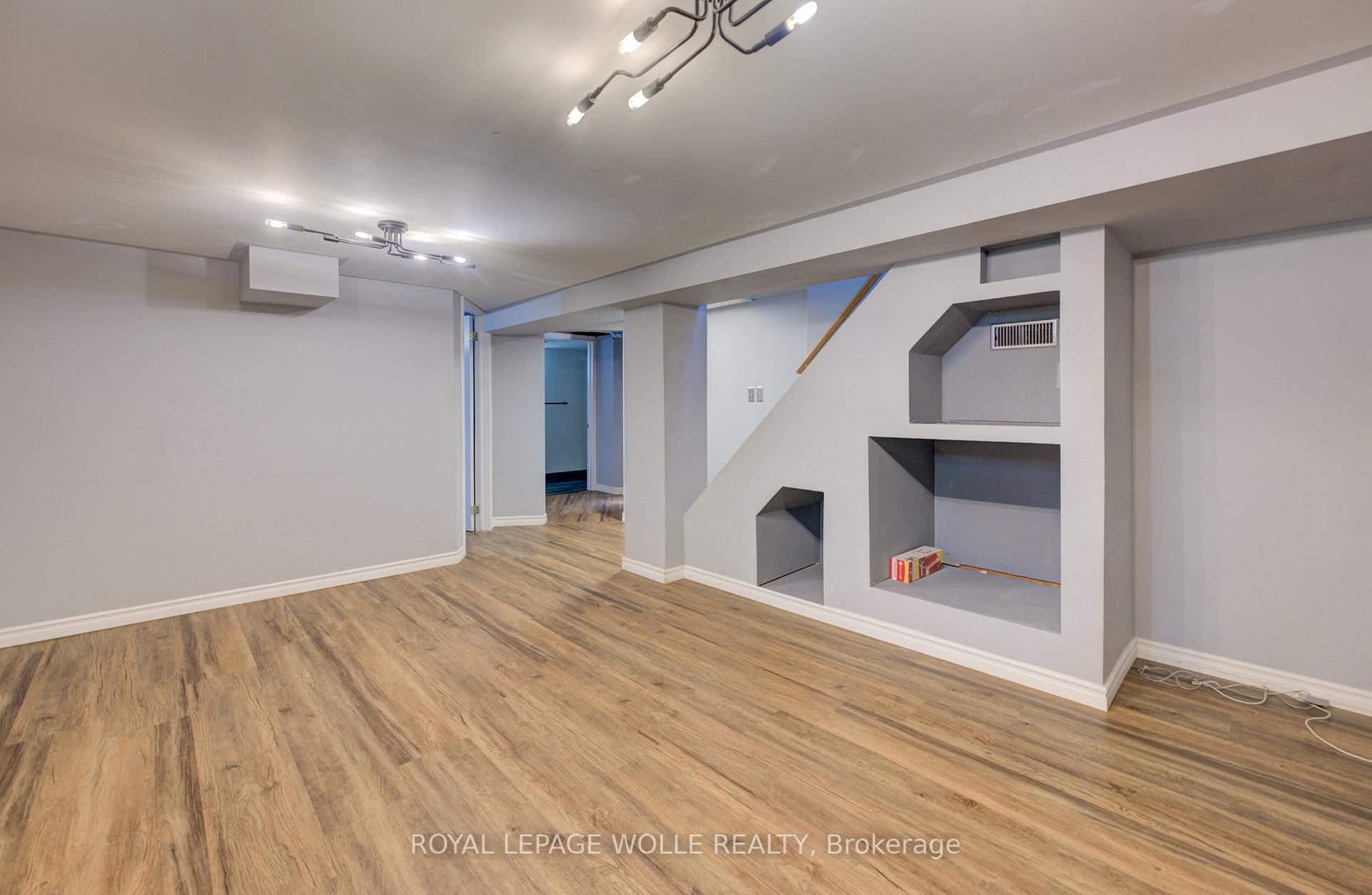 Photo 24 of 50 St Clair Avenue, Kitchener — HOMEH