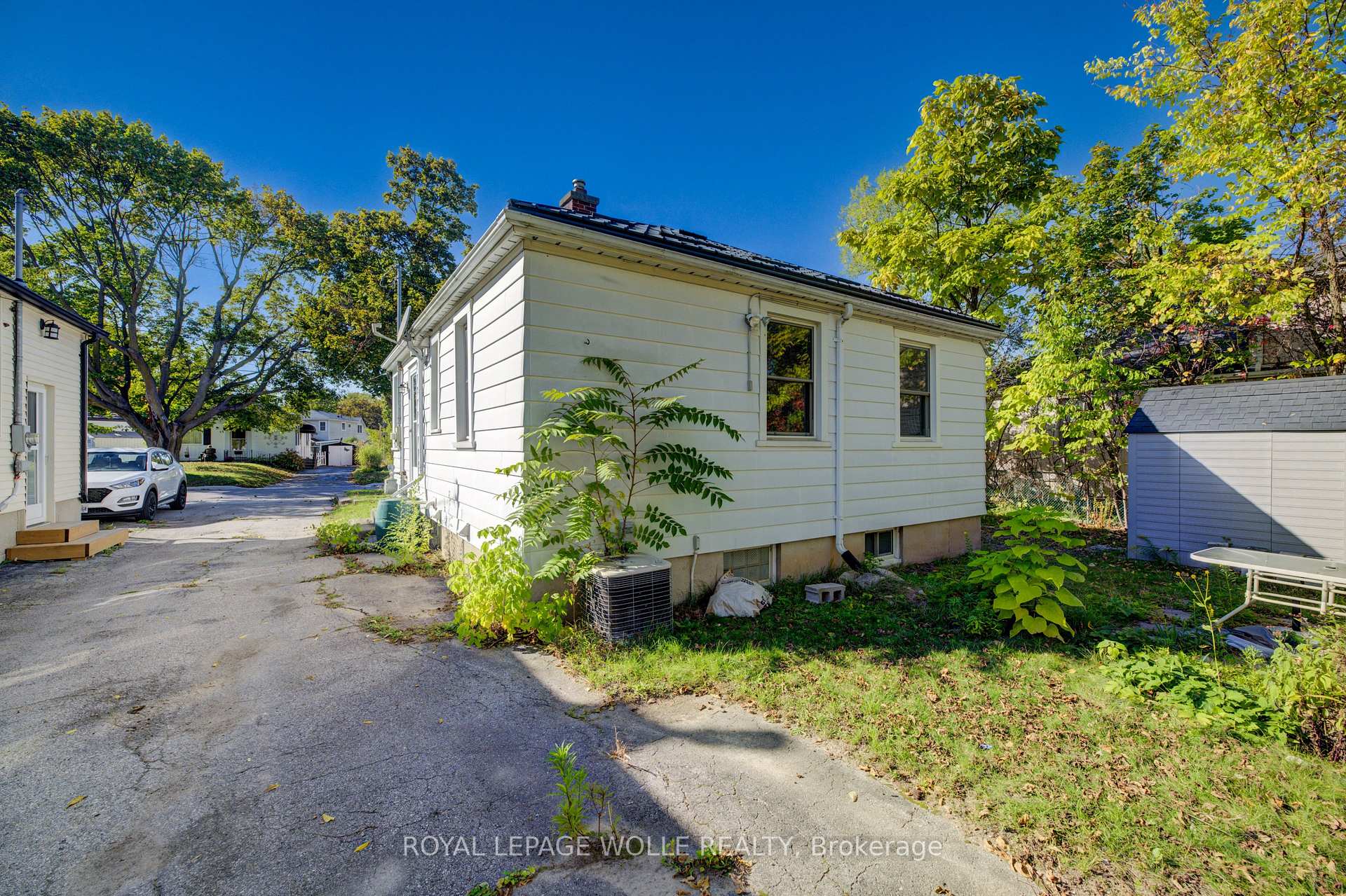 Photo 31 of 50 St Clair Avenue, Kitchener — HOMEH