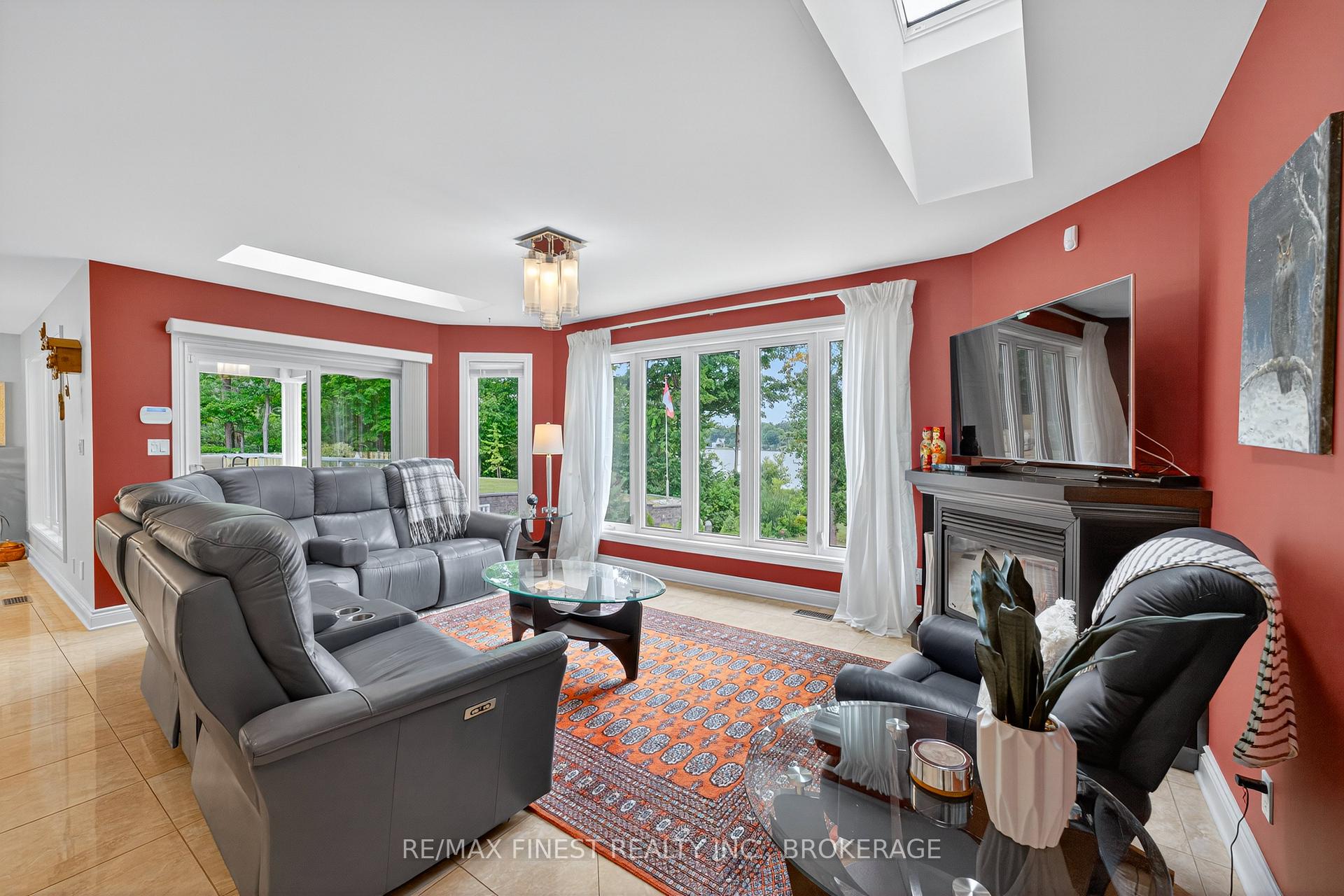 Photo 8 of 4868 Bath Road, Loyalist, Lennox and Addington - South — HOMEH