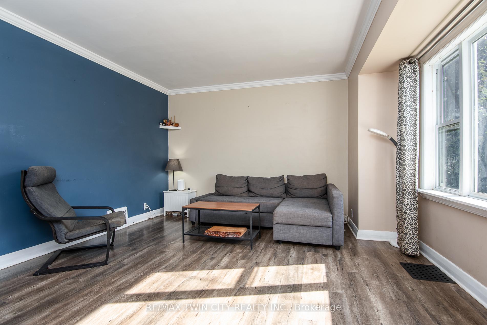 Photo 7 of 186 Highland Road E, Kitchener — HOMEH