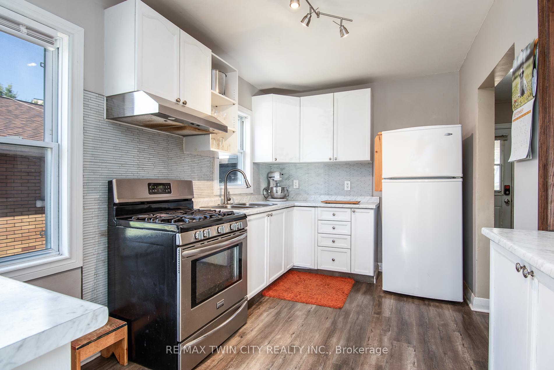 Photo 15 of 186 Highland Road E, Kitchener — HOMEH