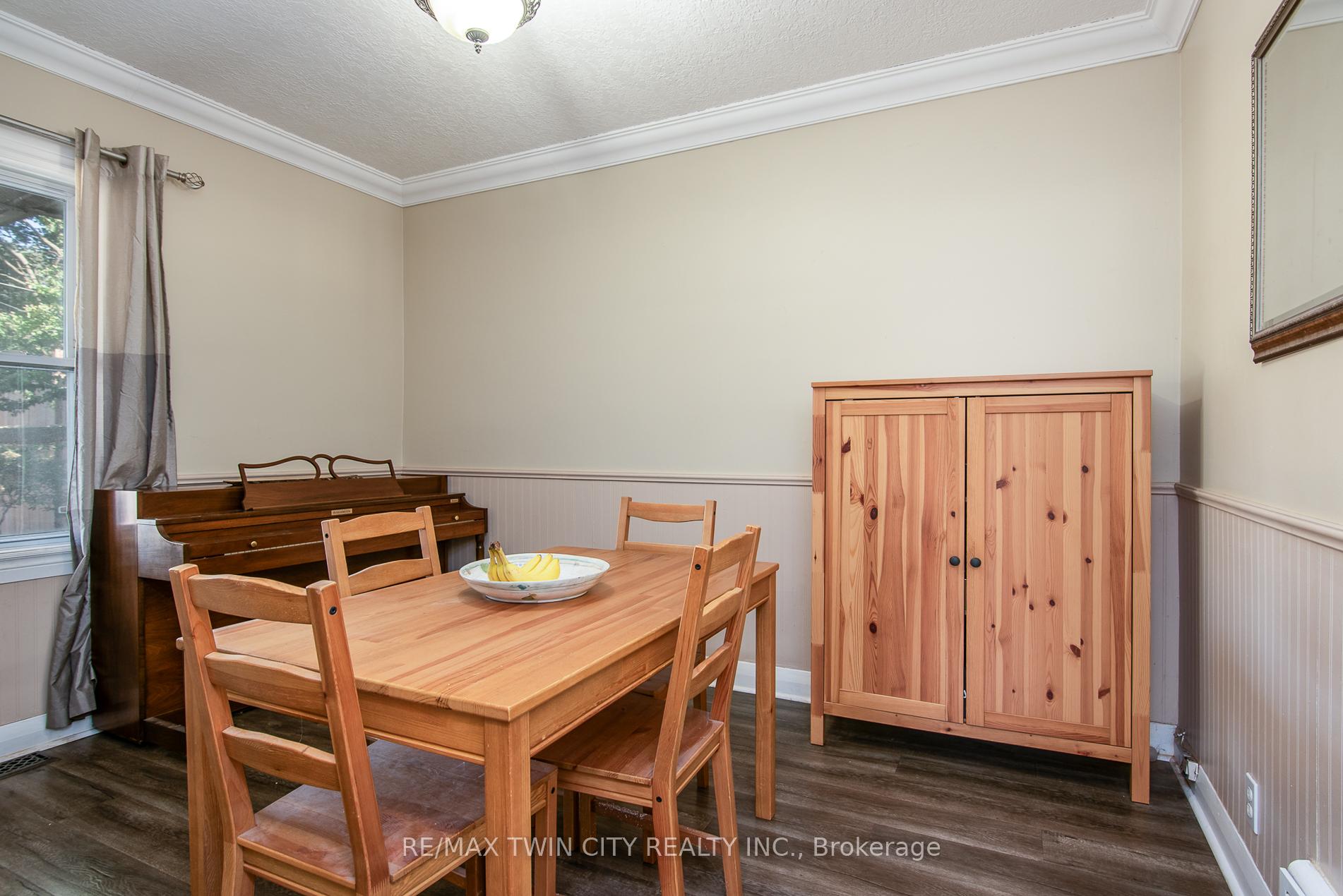 Photo 19 of 186 Highland Road E, Kitchener — HOMEH
