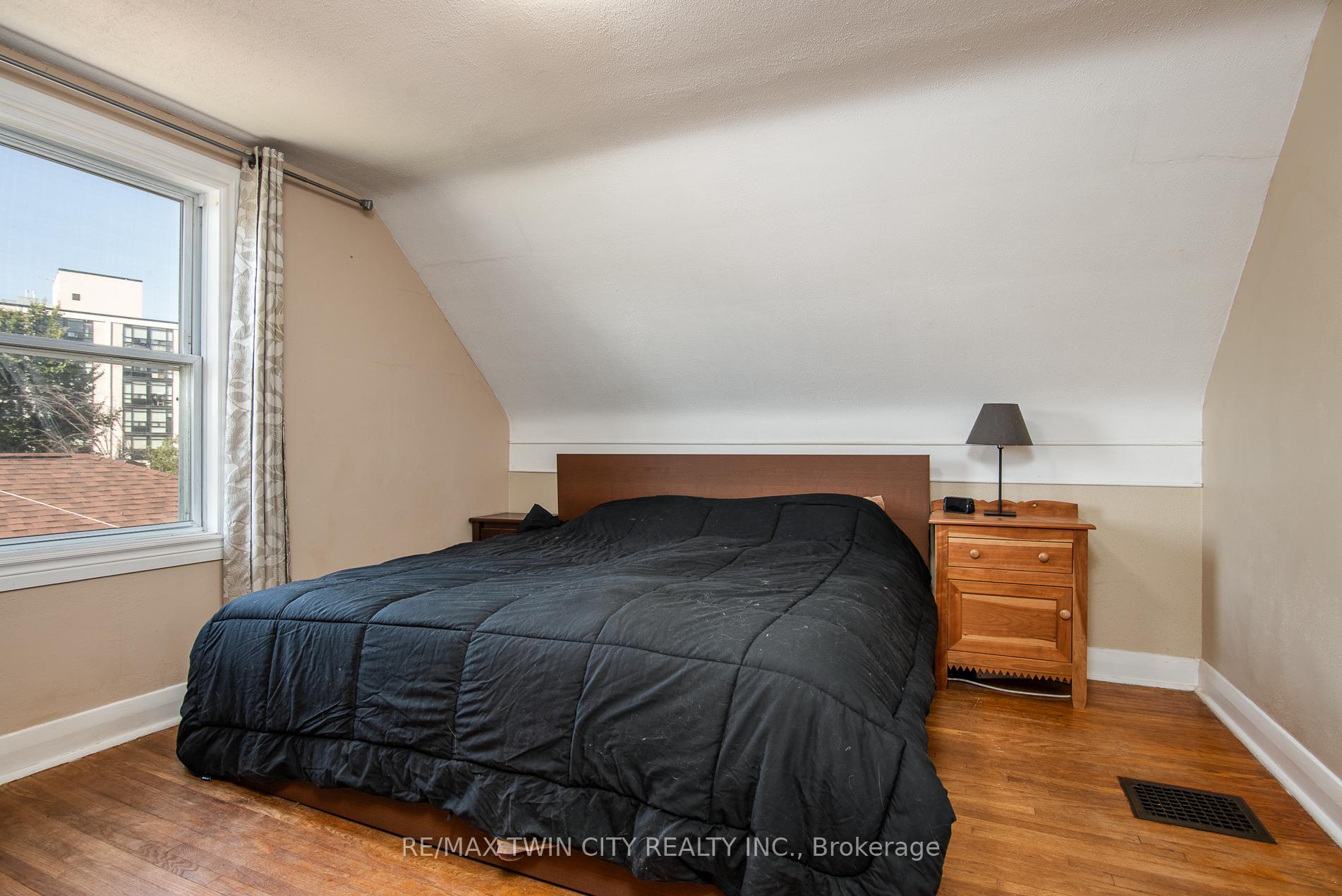 Photo 25 of 186 Highland Road E, Kitchener — HOMEH