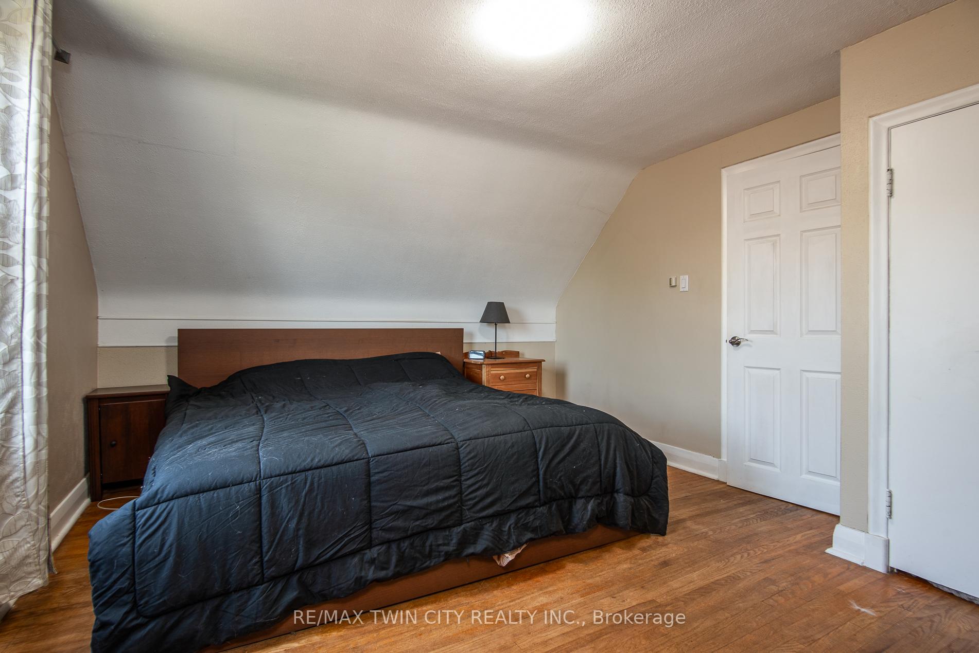 Photo 27 of 186 Highland Road E, Kitchener — HOMEH