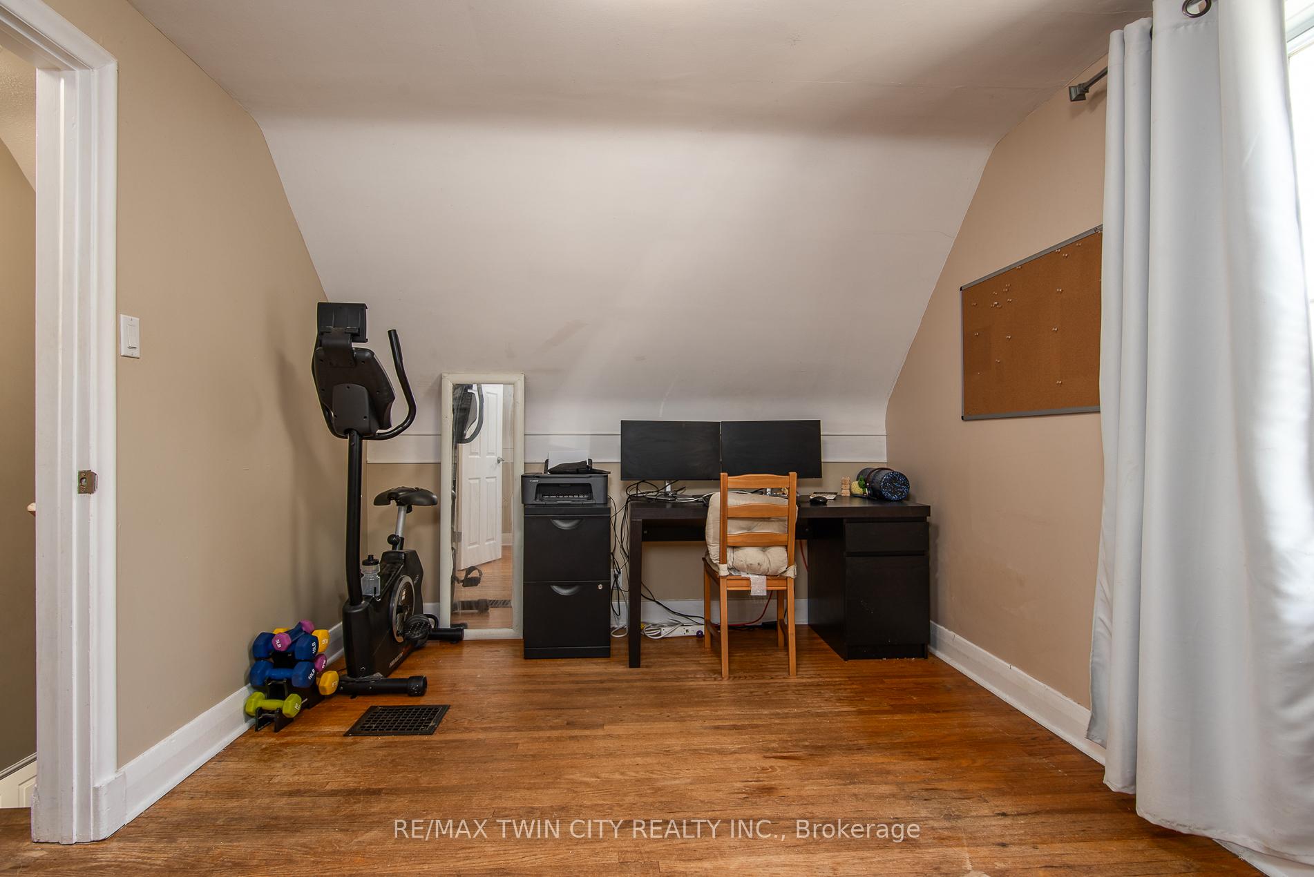 Photo 29 of 186 Highland Road E, Kitchener — HOMEH
