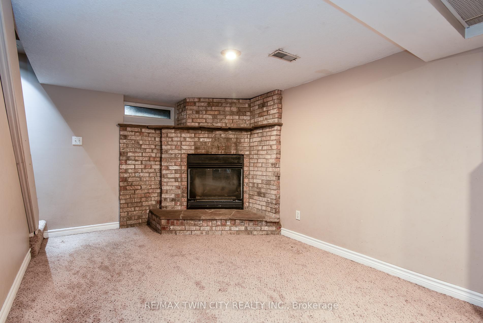 Photo 32 of 186 Highland Road E, Kitchener — HOMEH