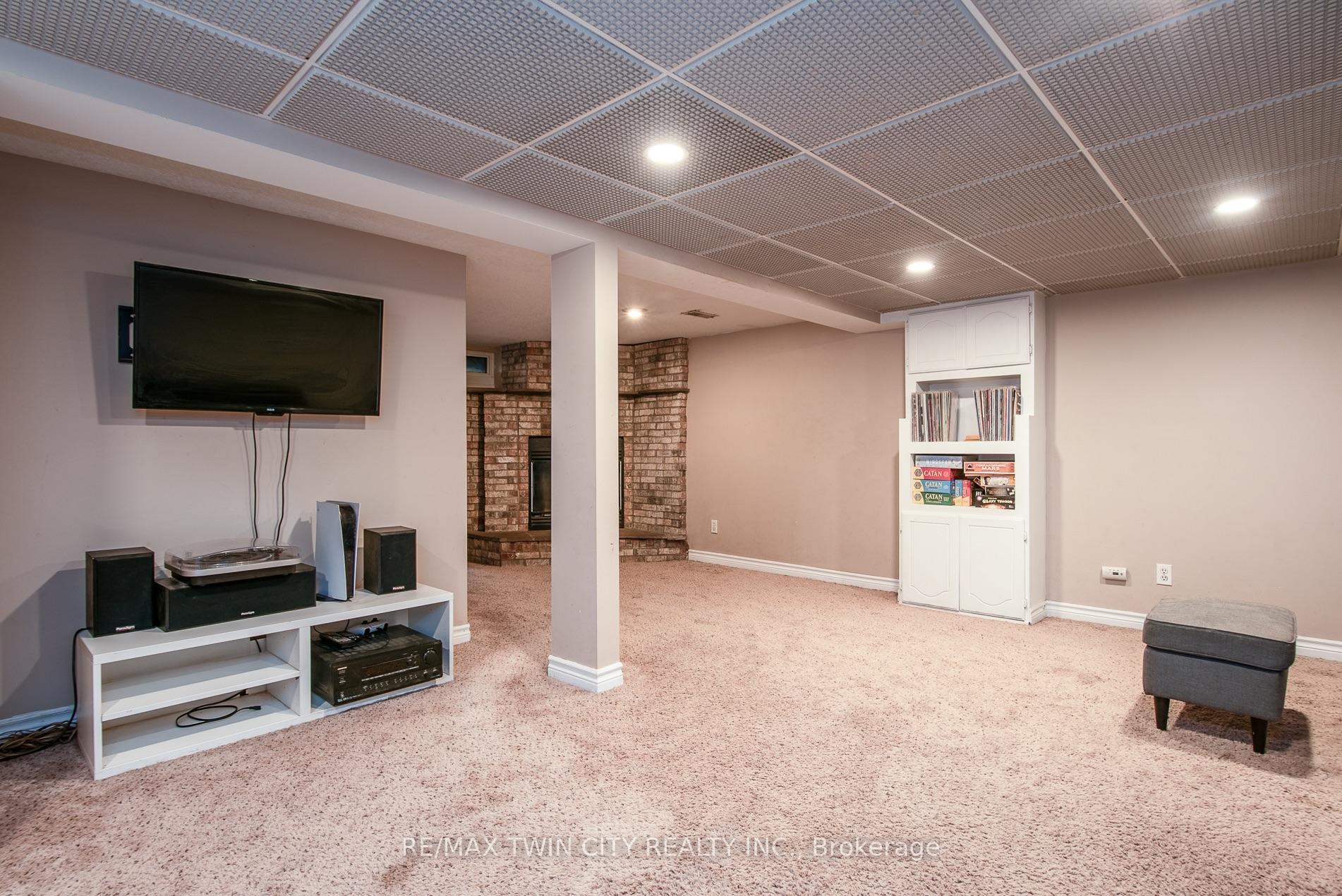 Photo 37 of 186 Highland Road E, Kitchener — HOMEH